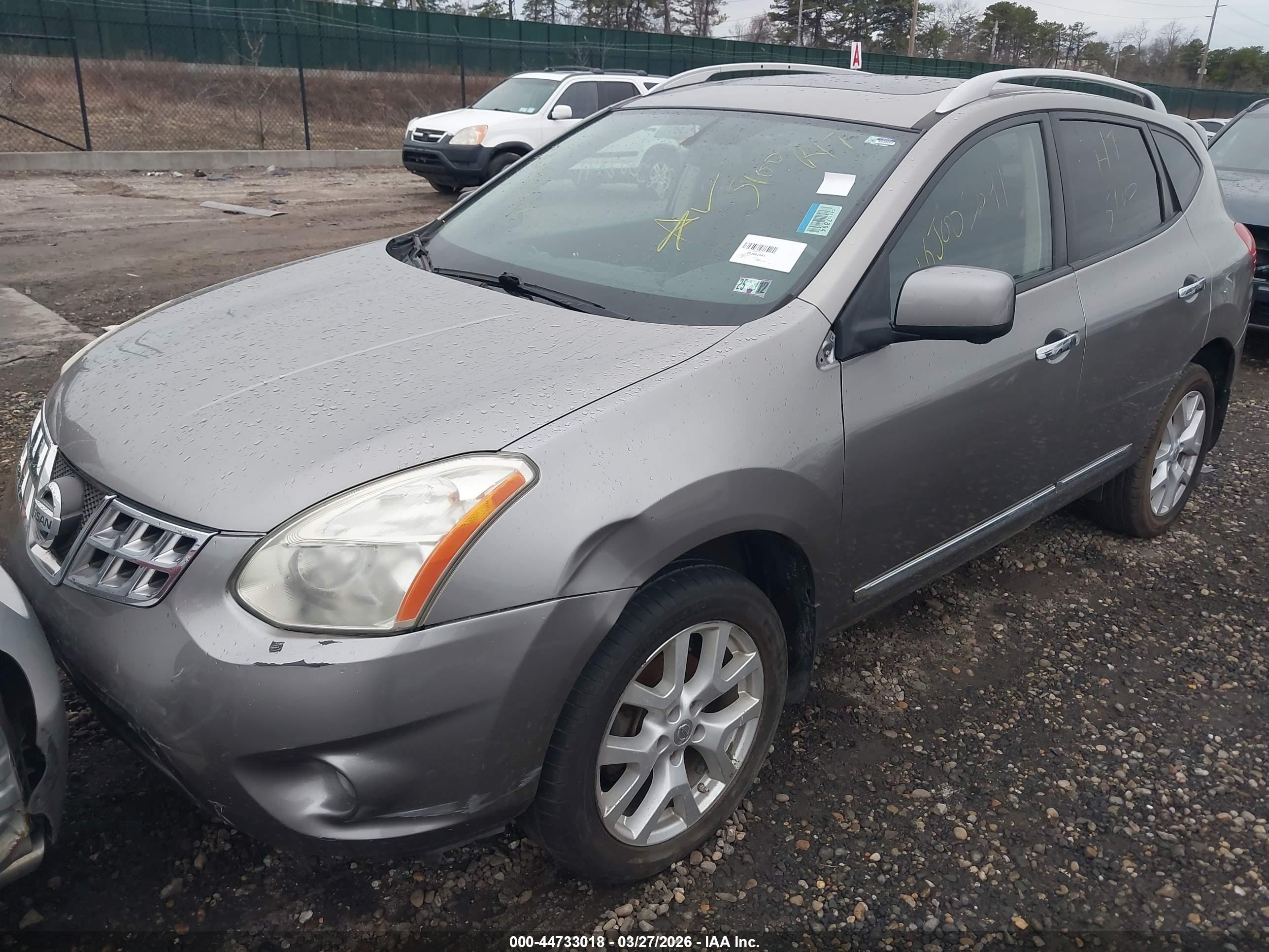 NISSAN ROGUE image 2