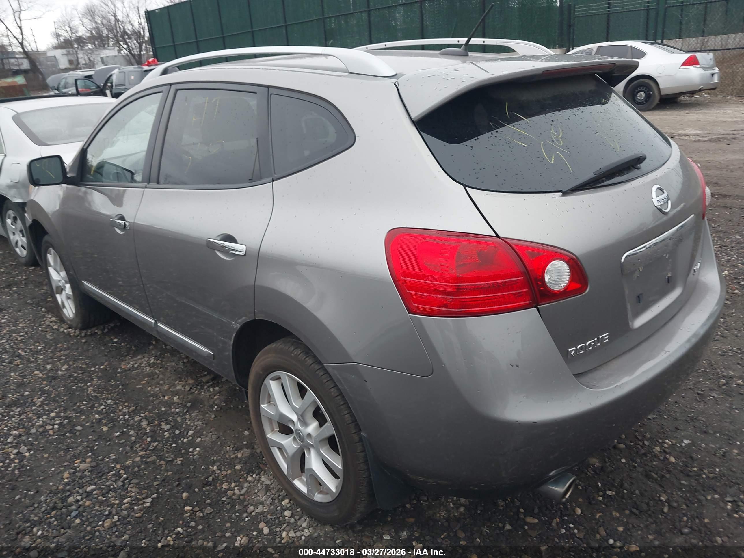 NISSAN ROGUE image 3