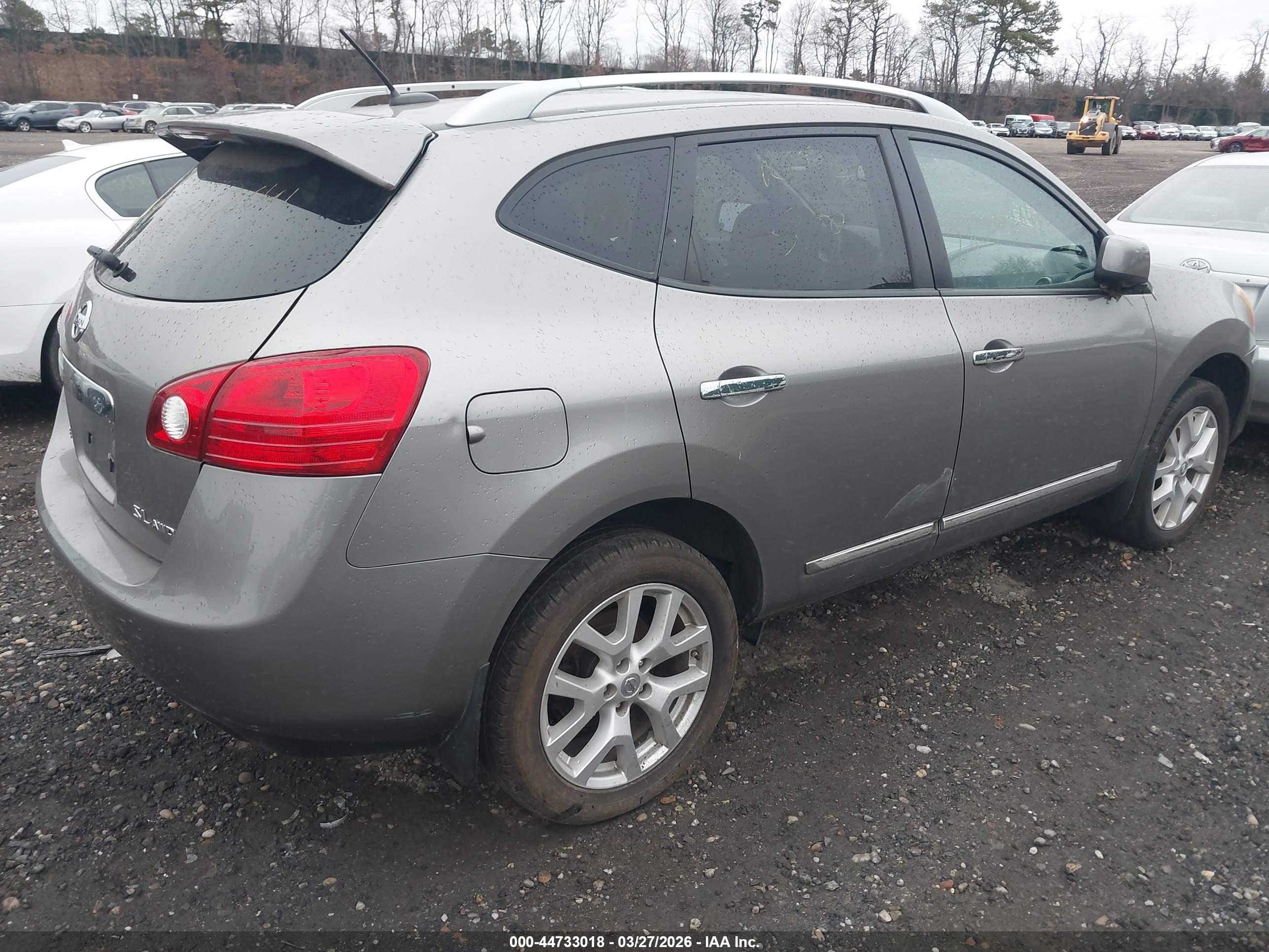 NISSAN ROGUE image 4