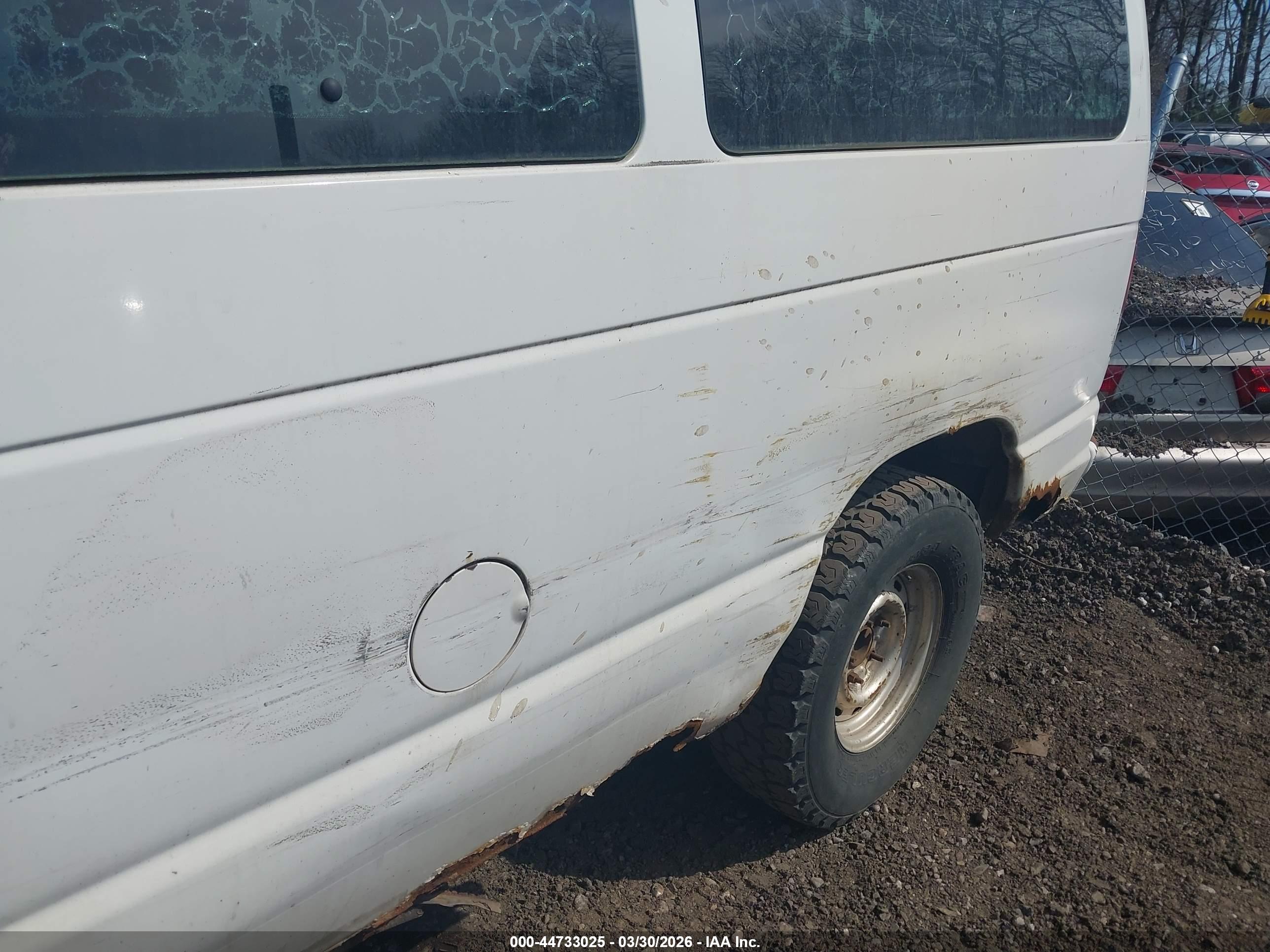 FORD E-150 image 6