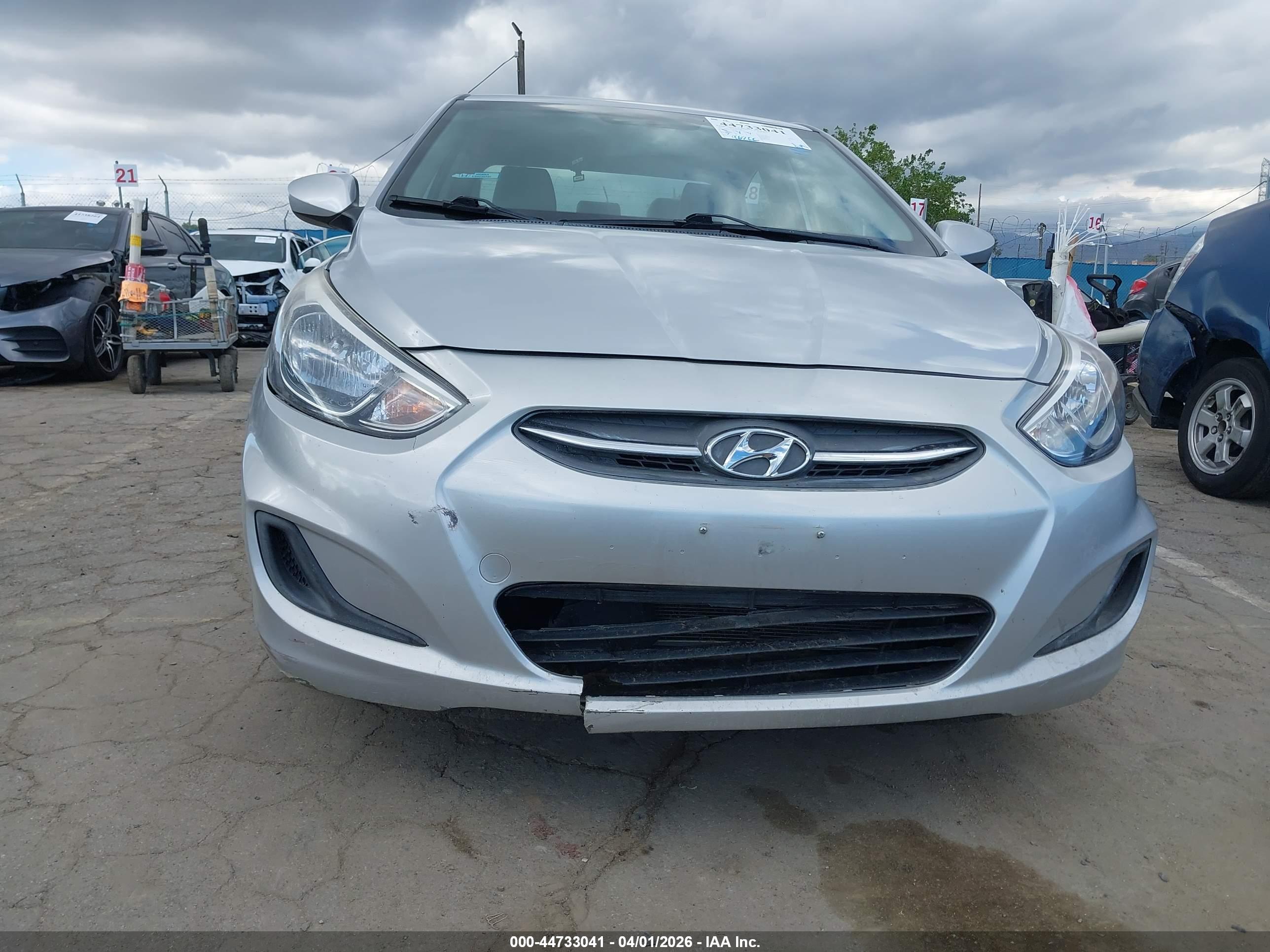 HYUNDAI ACCENT image 6