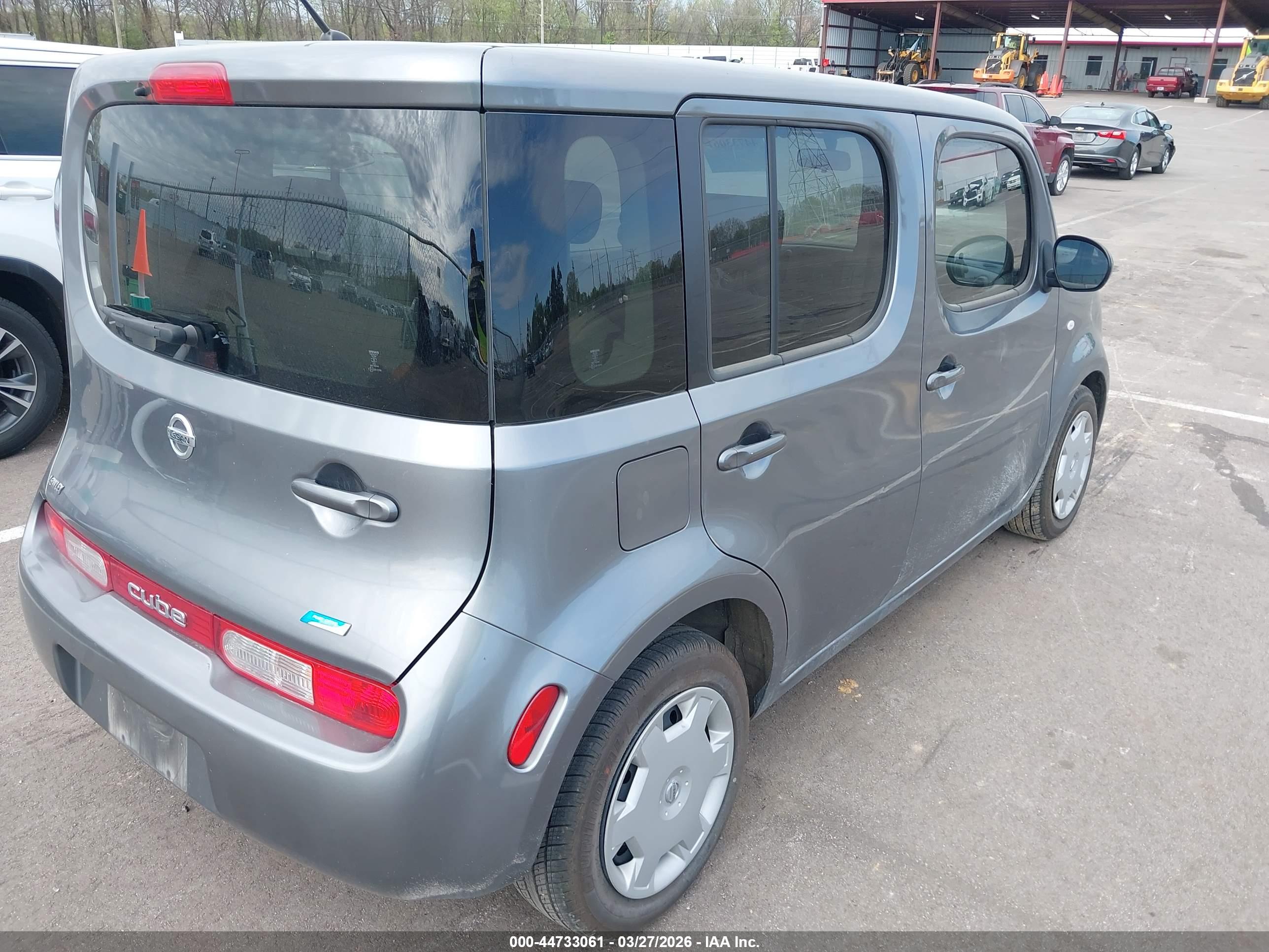 NISSAN CUBE image 4