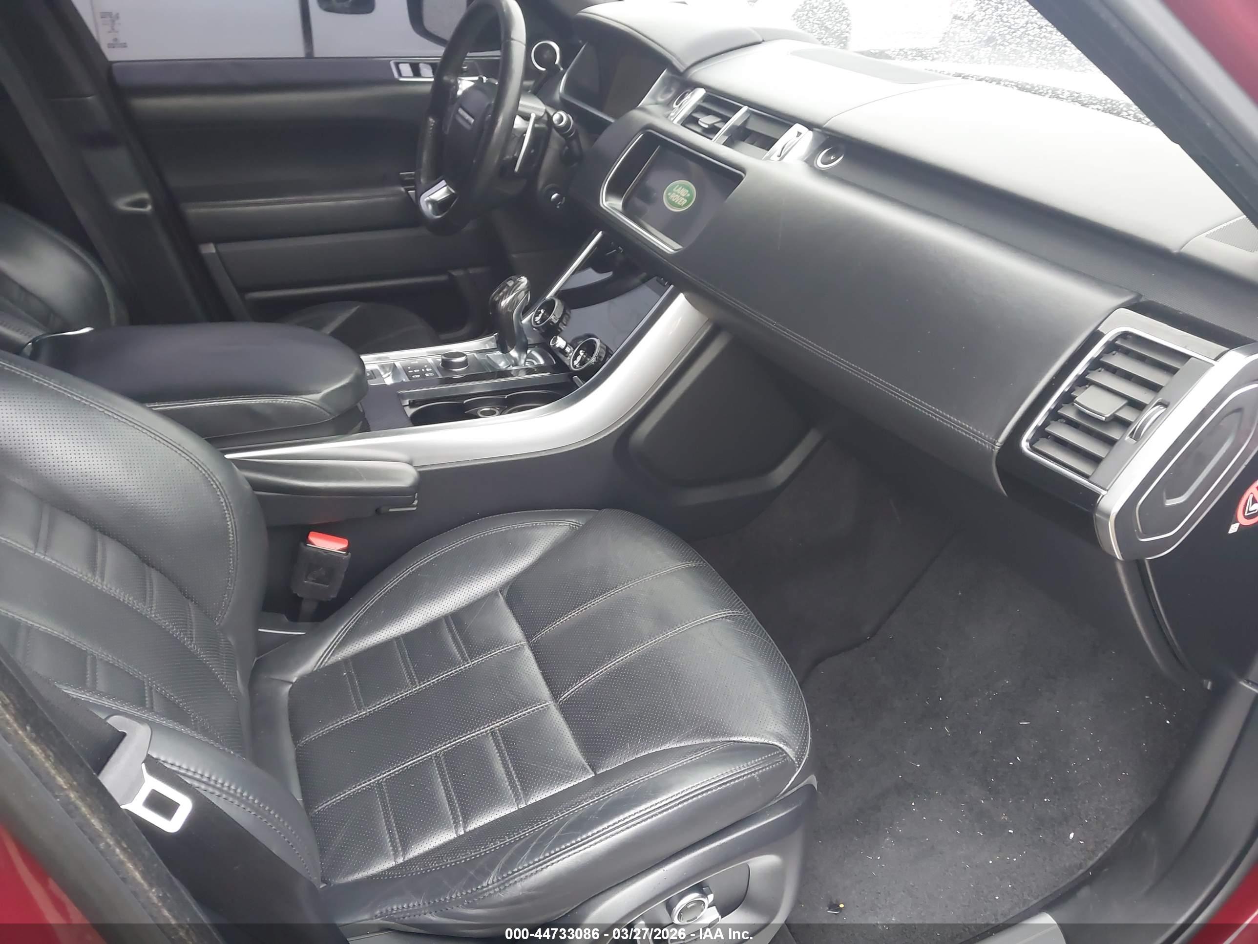 LAND ROVER image 5