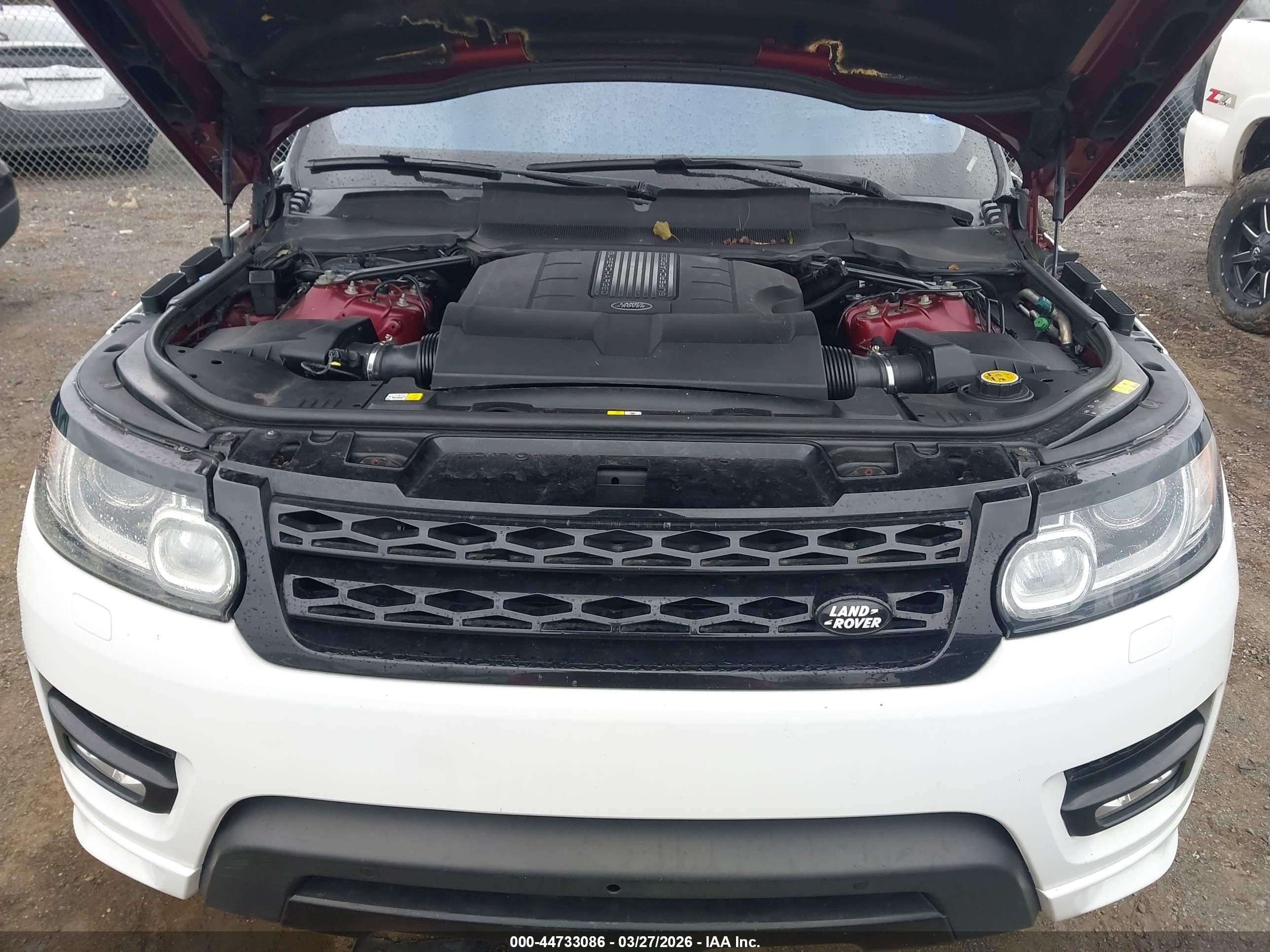 LAND ROVER image 6