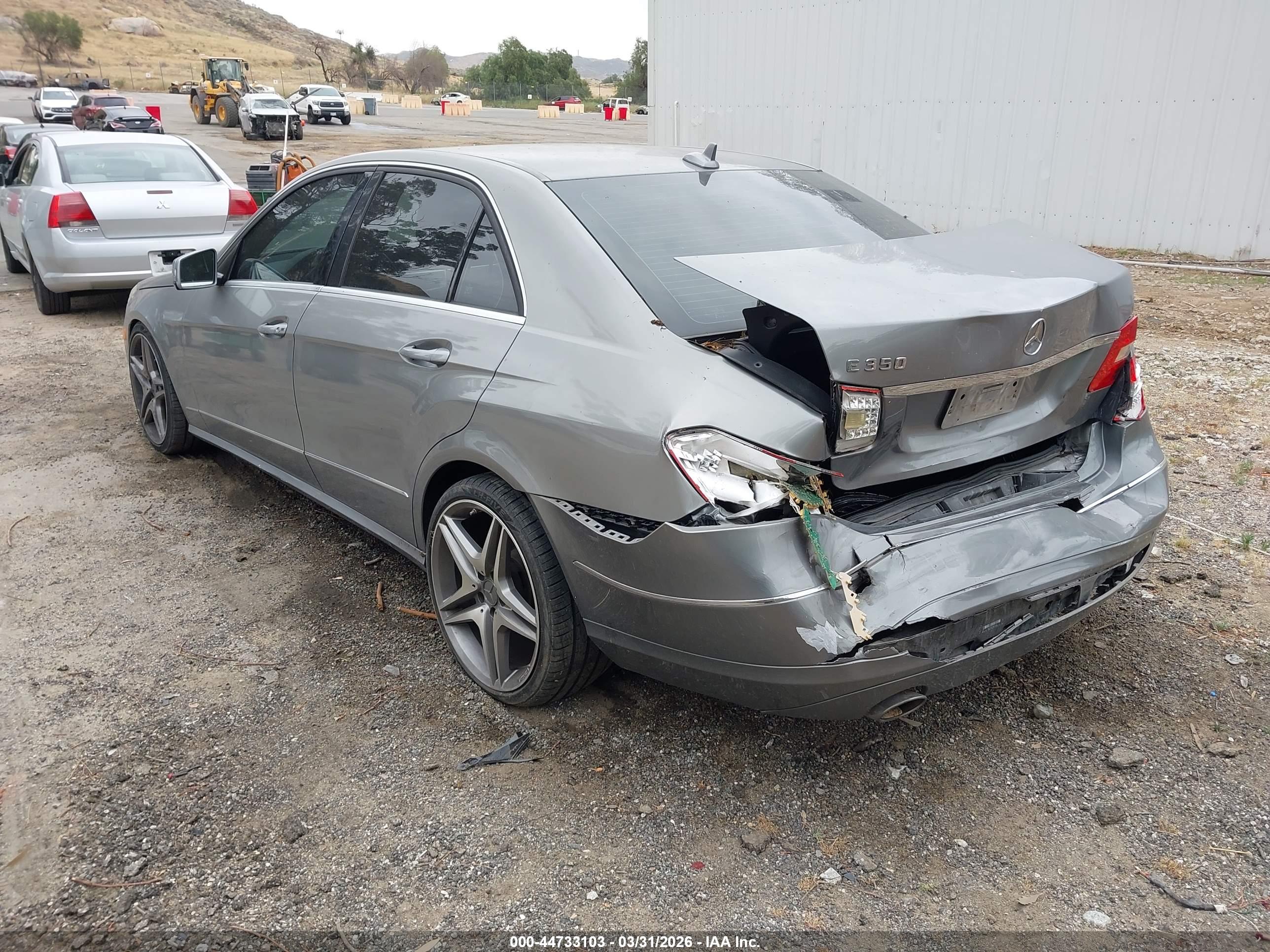 MERCEDES-BENZ E image 3