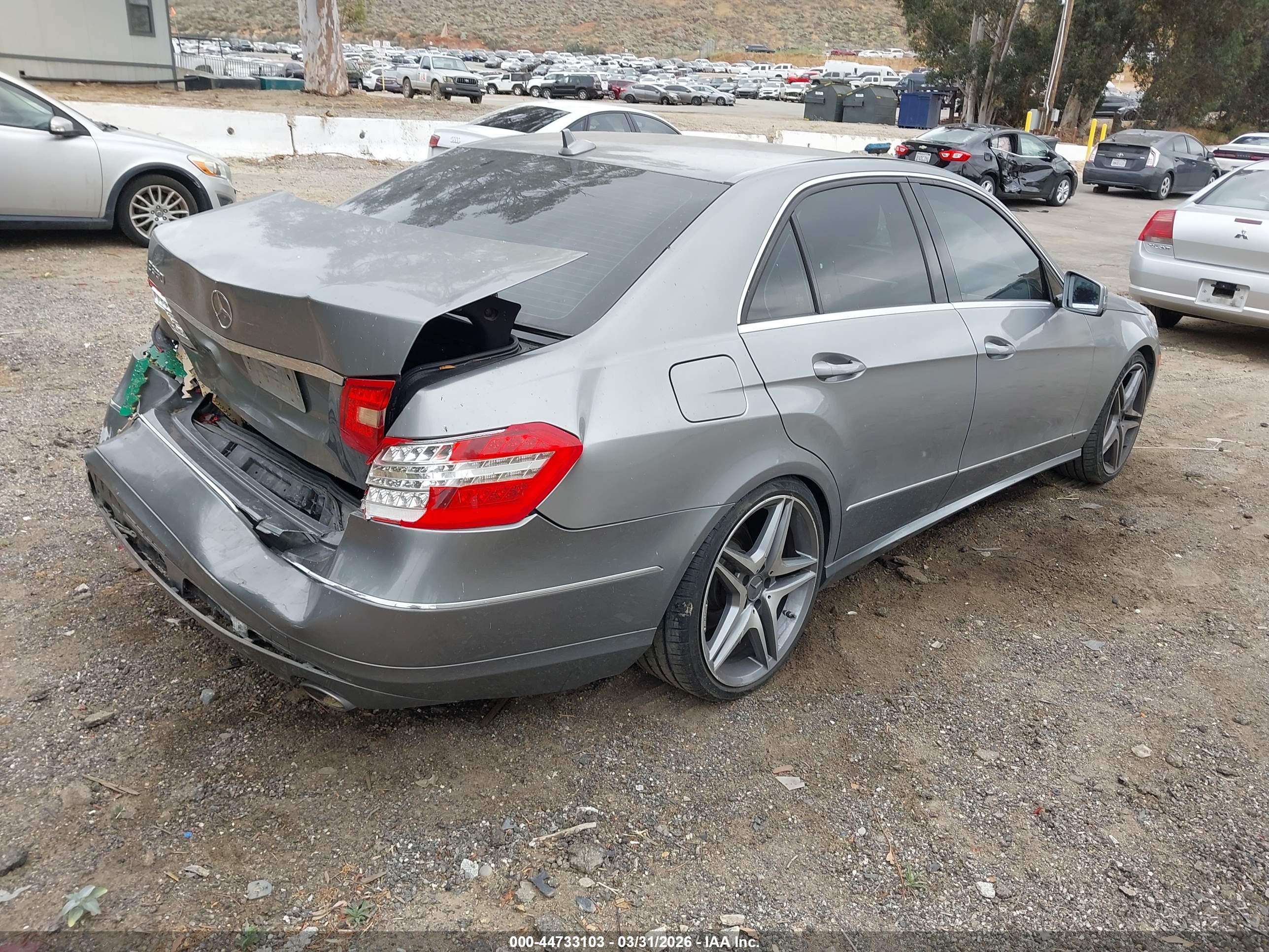 MERCEDES-BENZ E image 4