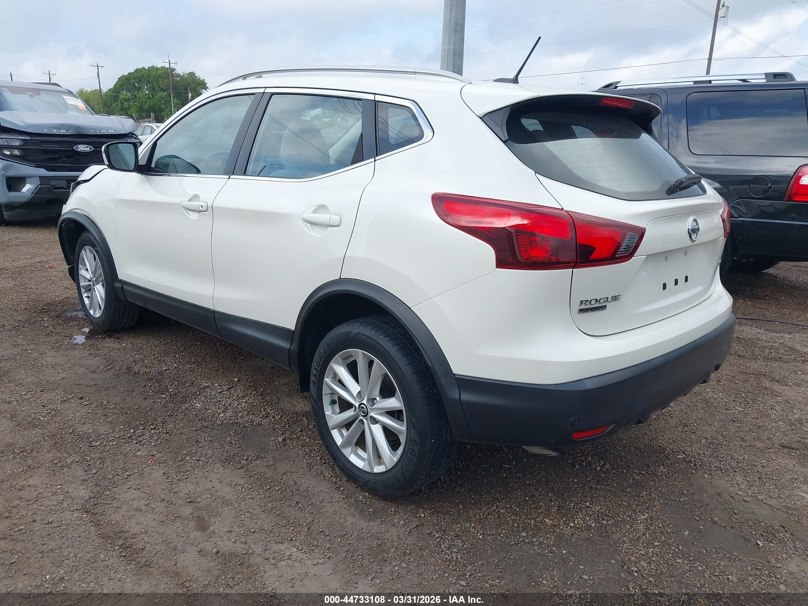 NISSAN ROGUE image 3