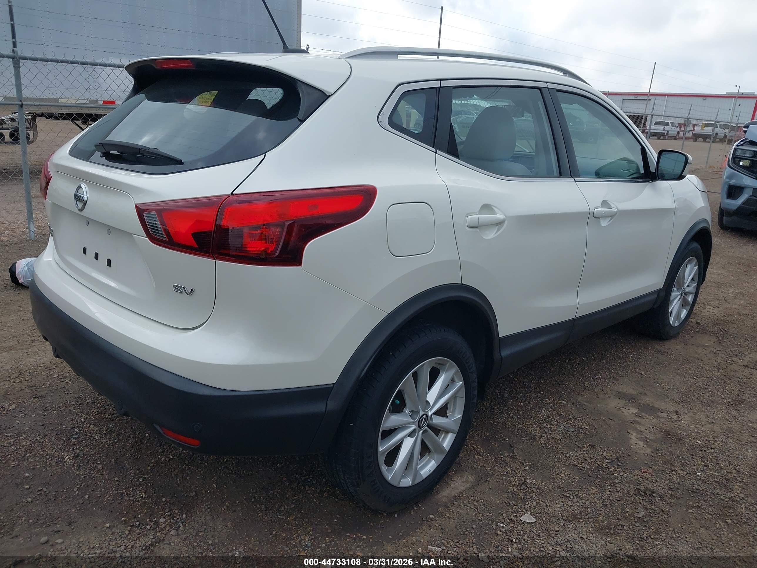 NISSAN ROGUE image 4