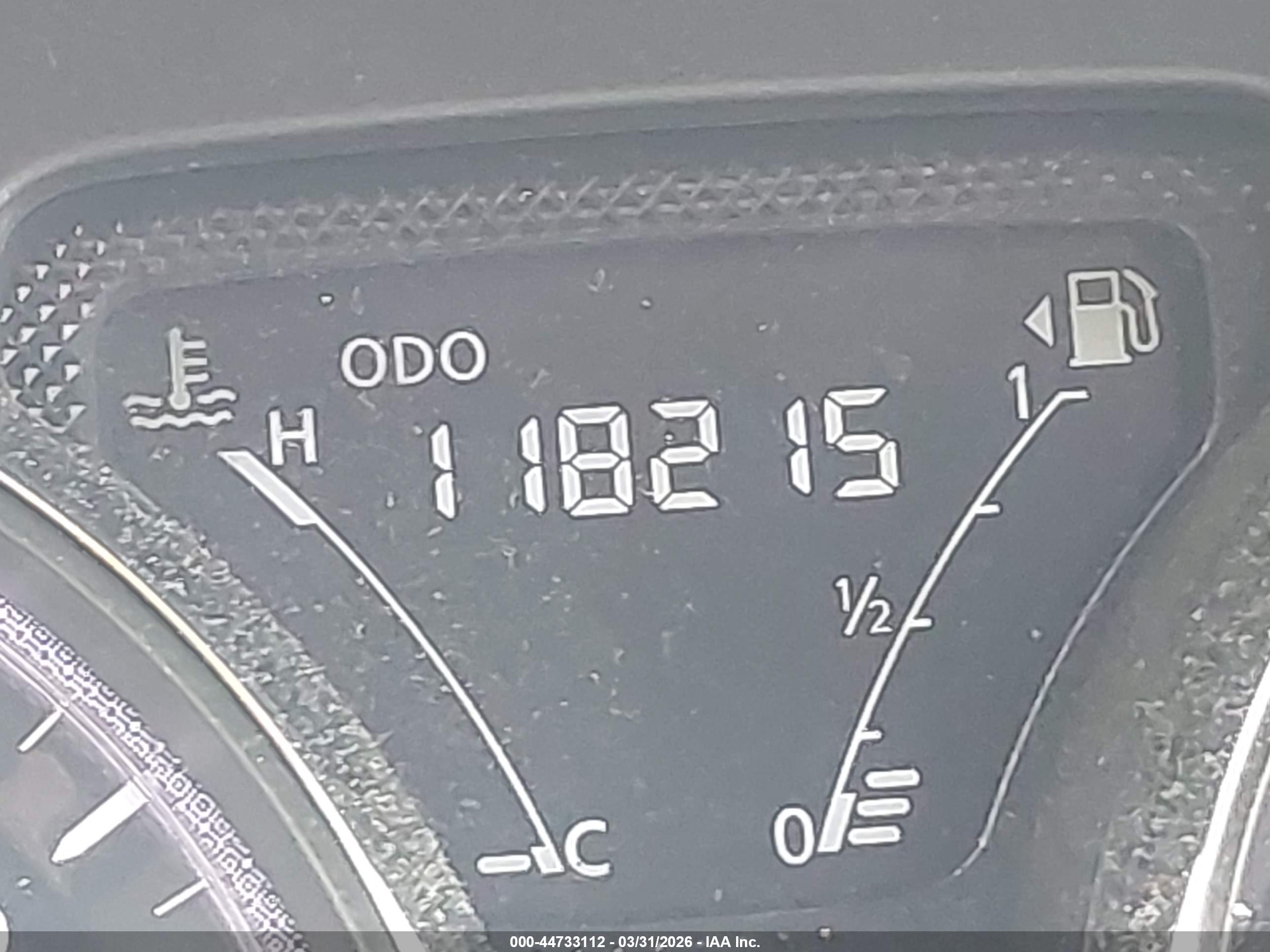 NISSAN VERSA image 7