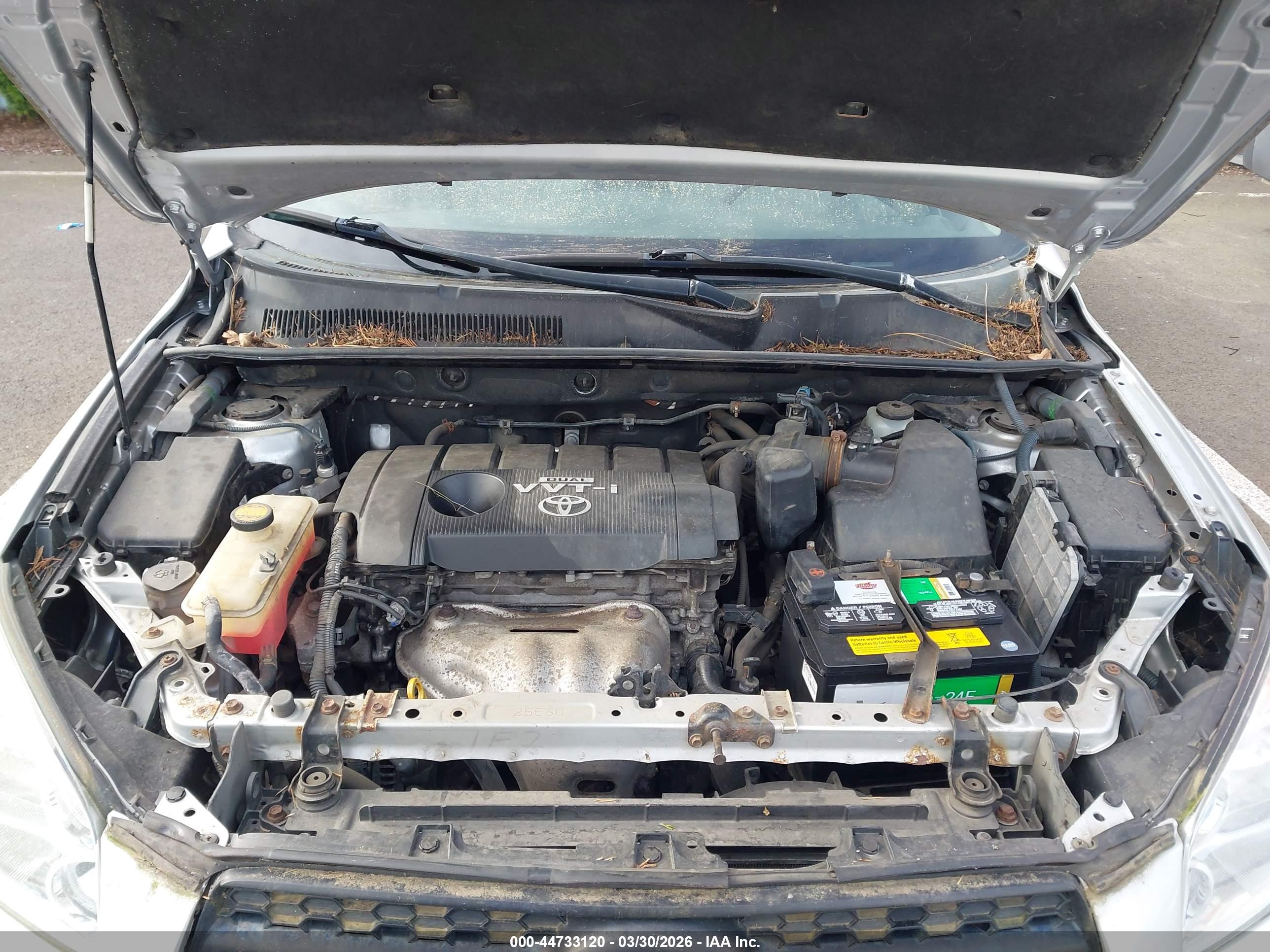 TOYOTA RAV4 image 10