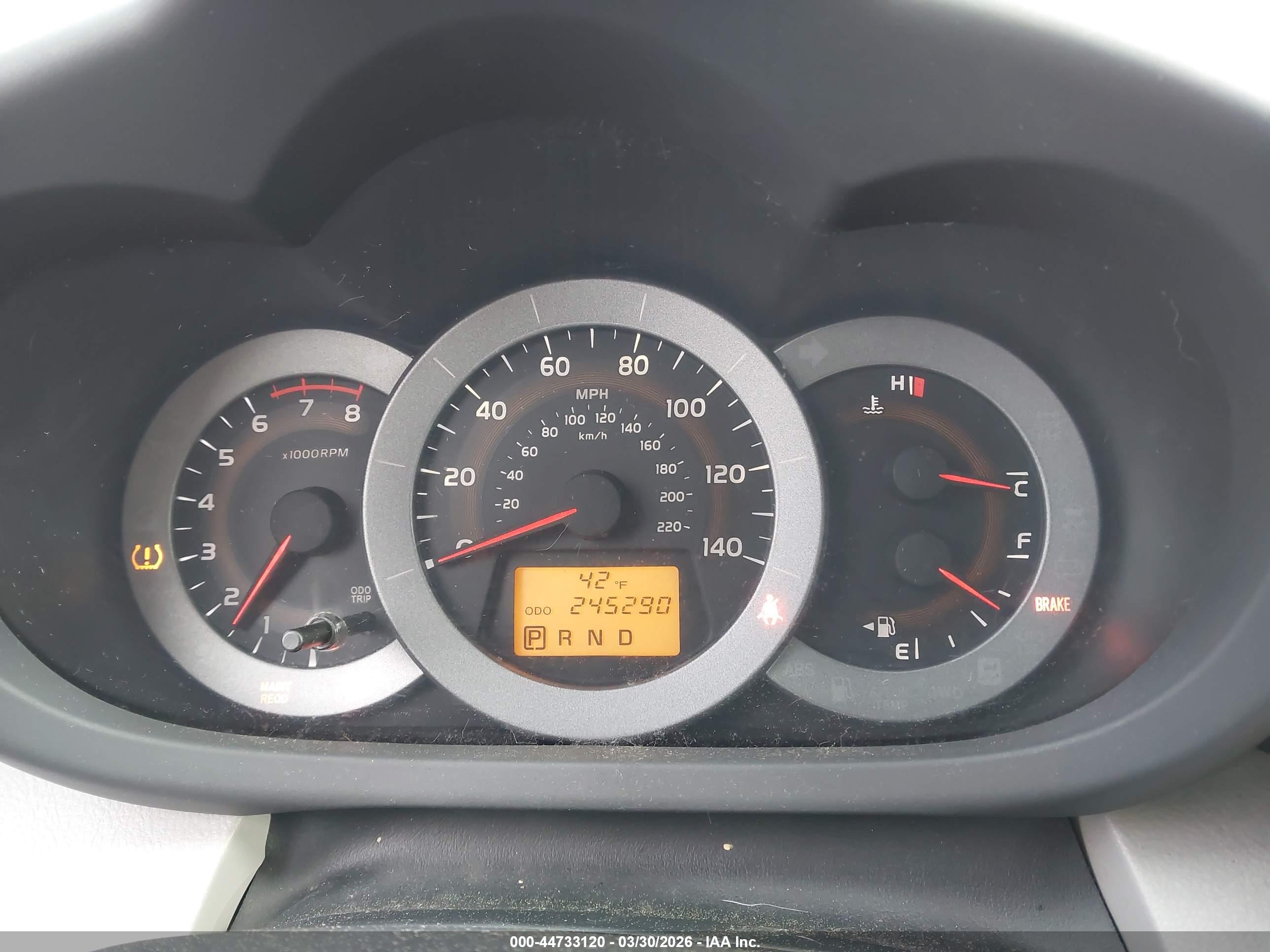 TOYOTA RAV4 image 7