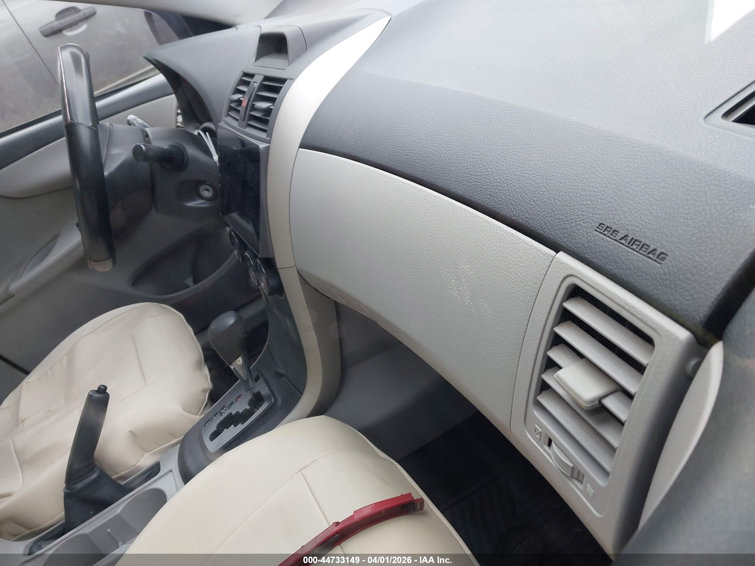 TOYOTA COROLLA image 5