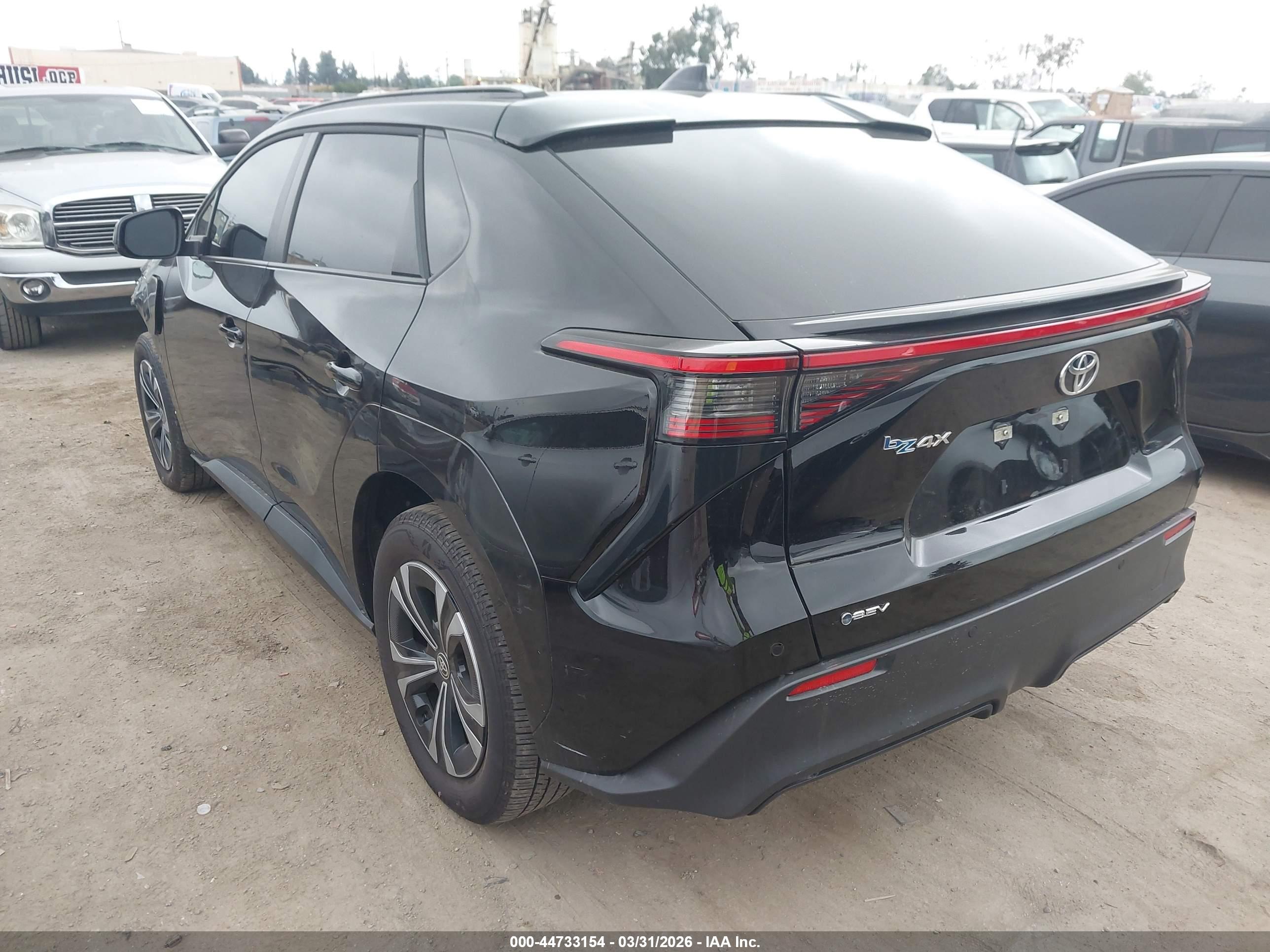 TOYOTA BZ4X image 3