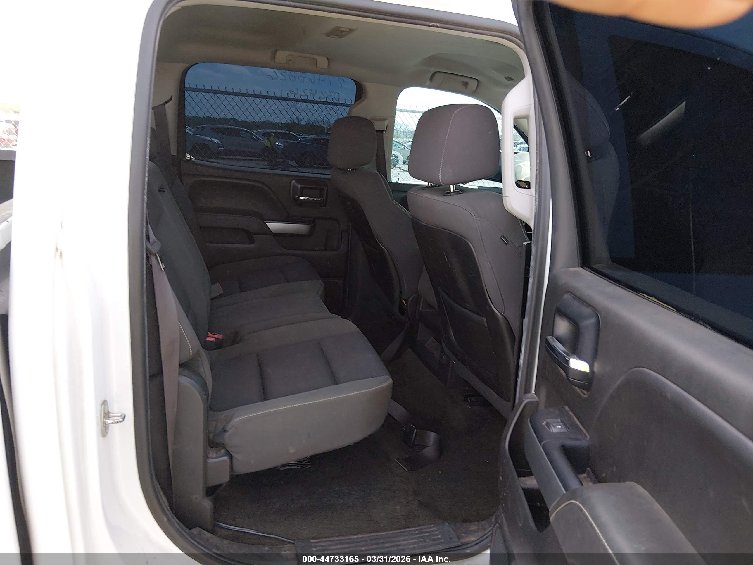 CHEVROLET SILVERADO image 8