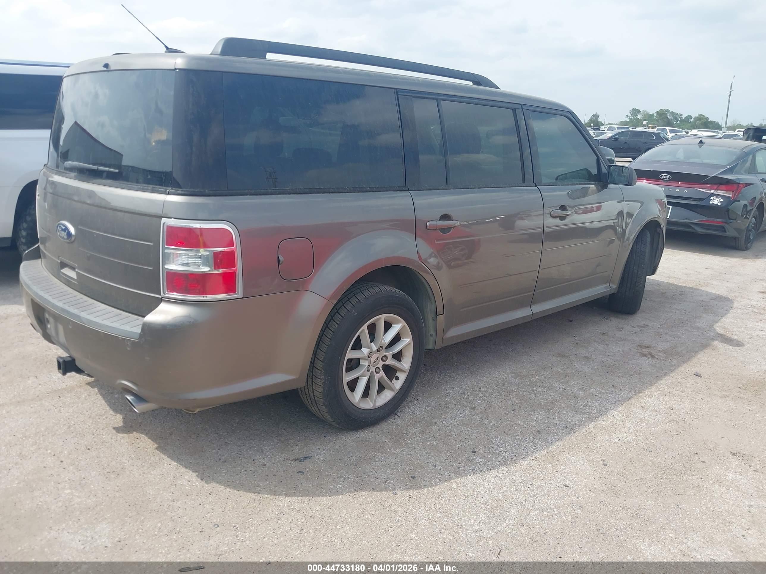 FORD FLEX image 4