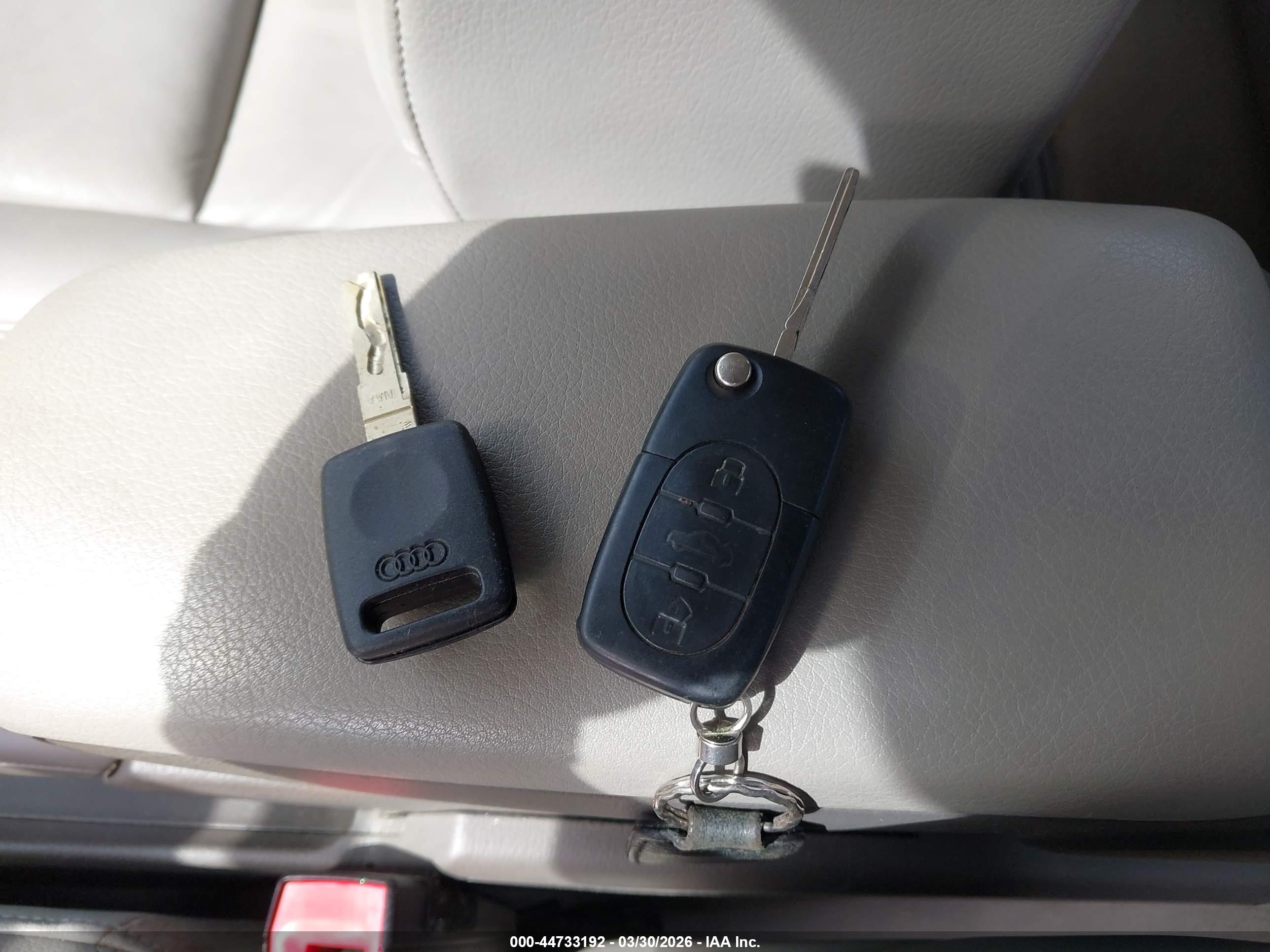 AUDI A4 image 11