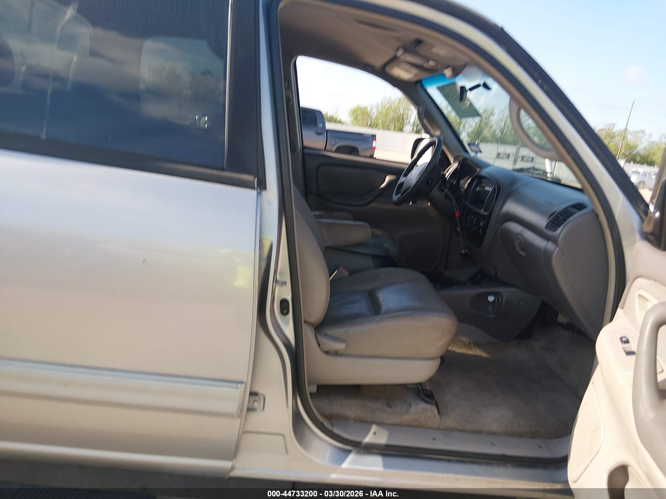 TOYOTA TUNDRA image 5