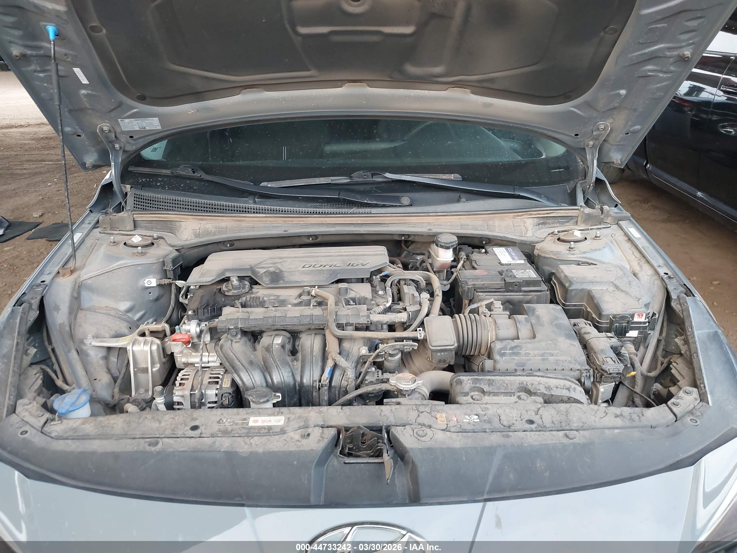 HYUNDAI ELANTRA image 10