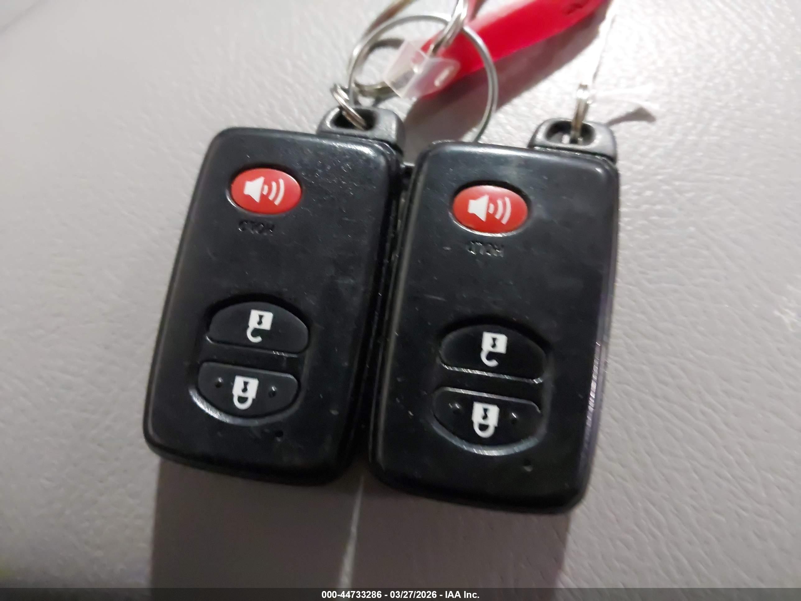 TOYOTA RAV4 image 11