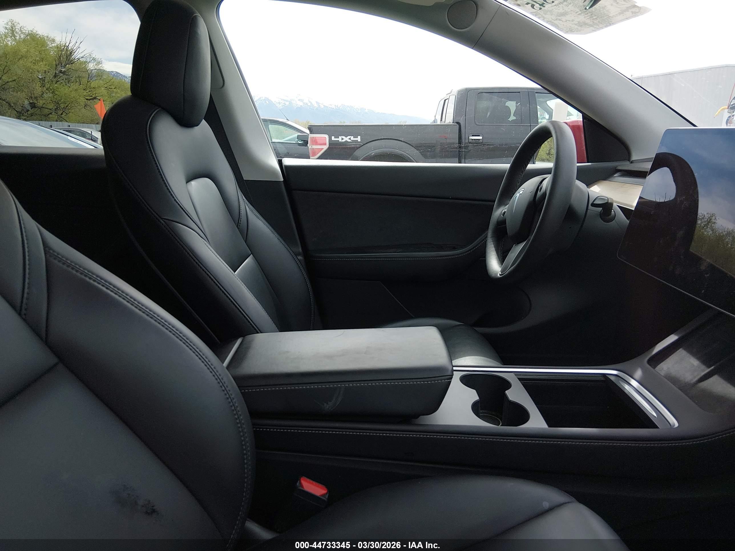 TESLA MODEL image 5