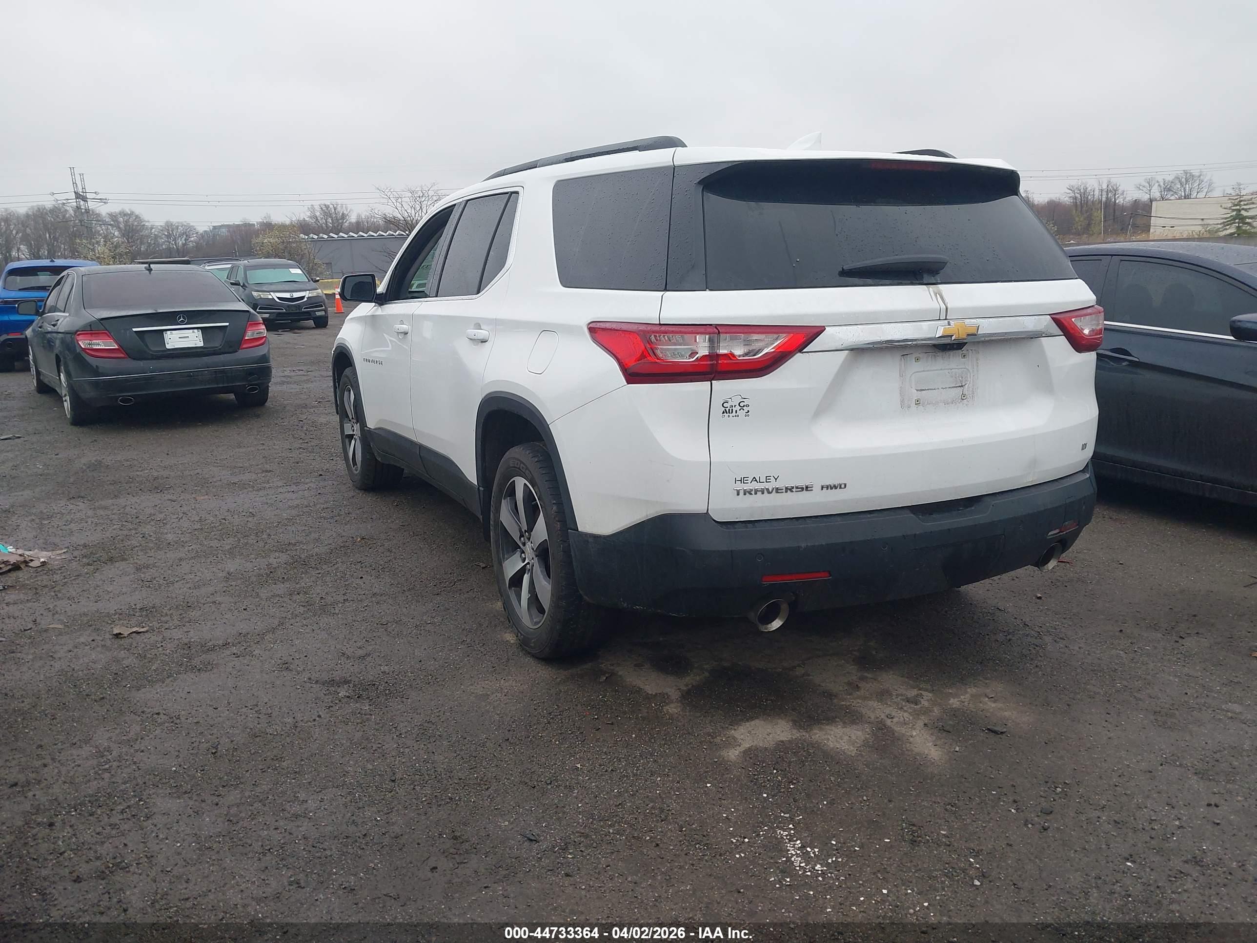 CHEVROLET TRAVERSE image 3