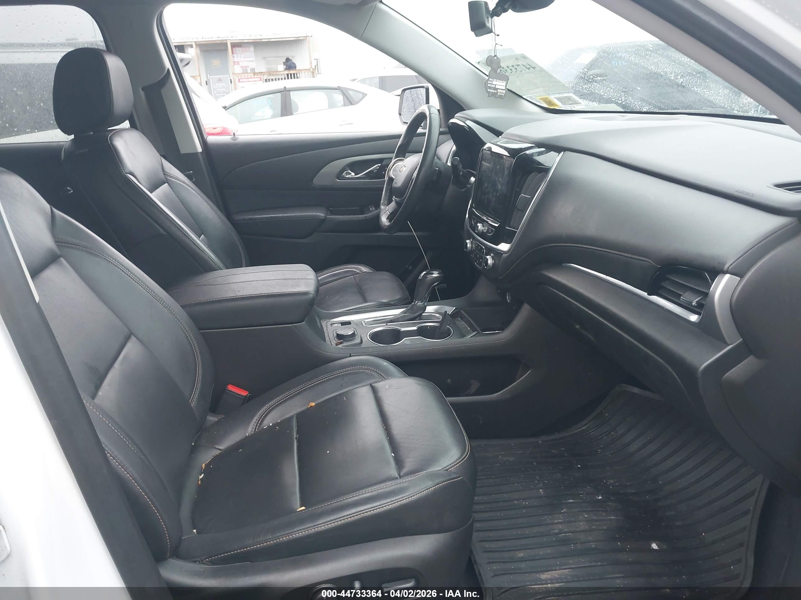CHEVROLET TRAVERSE image 5