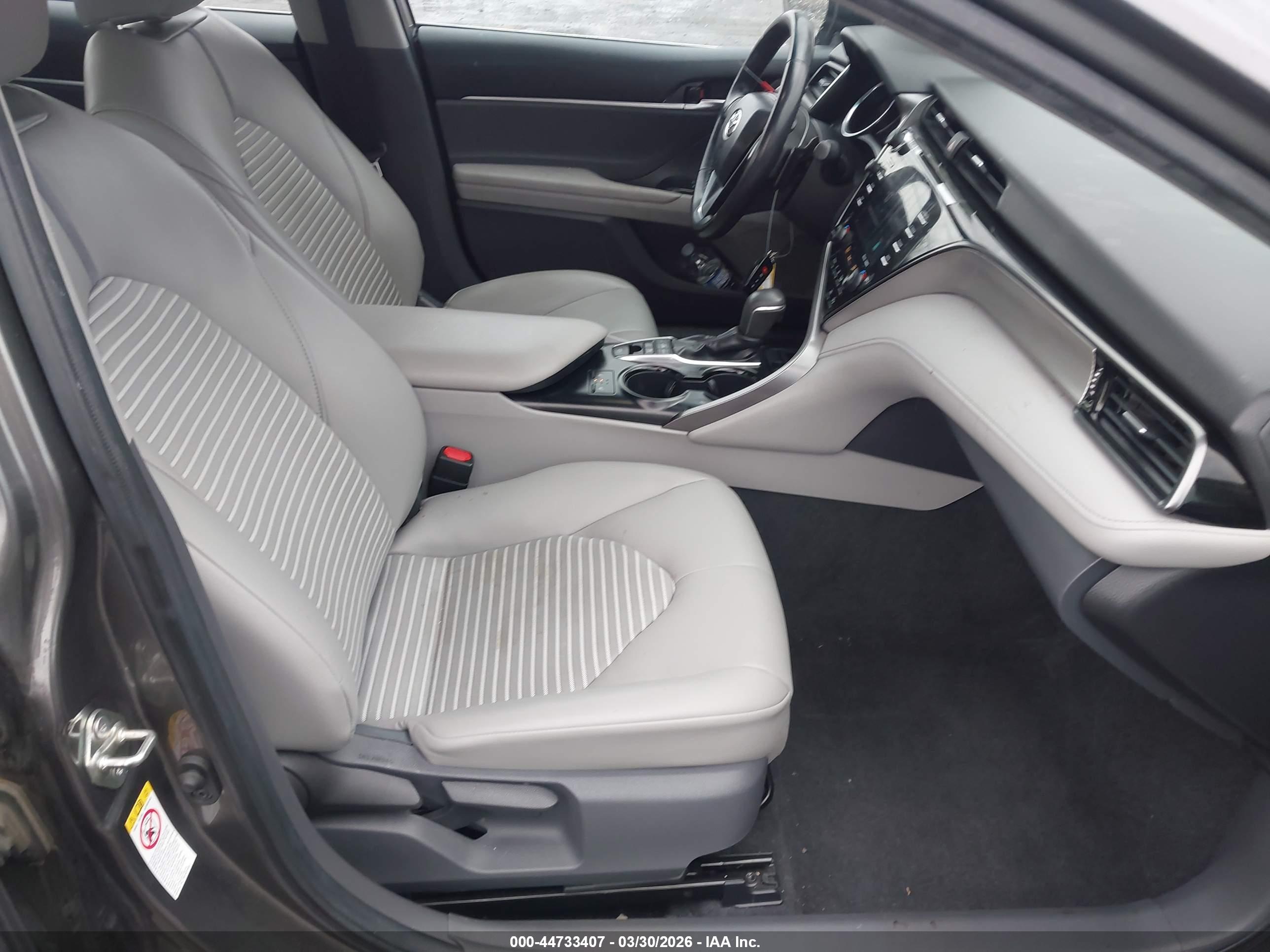 TOYOTA CAMRY image 5