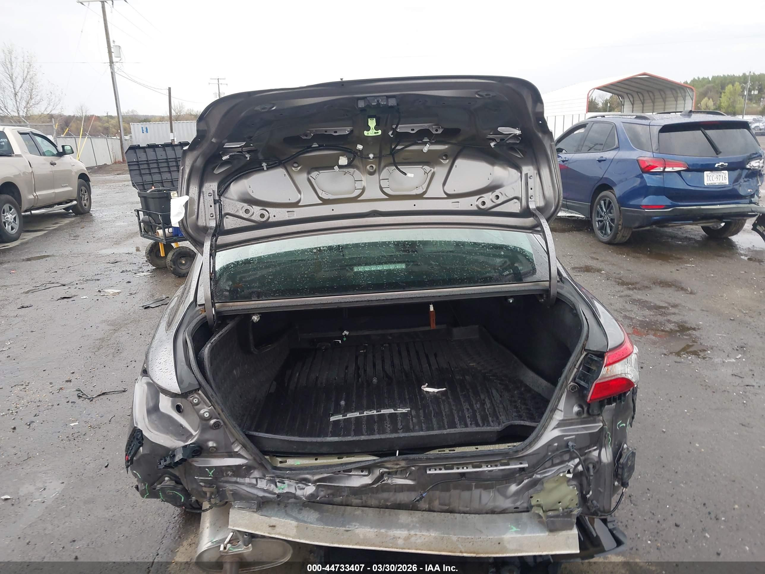TOYOTA CAMRY image 6