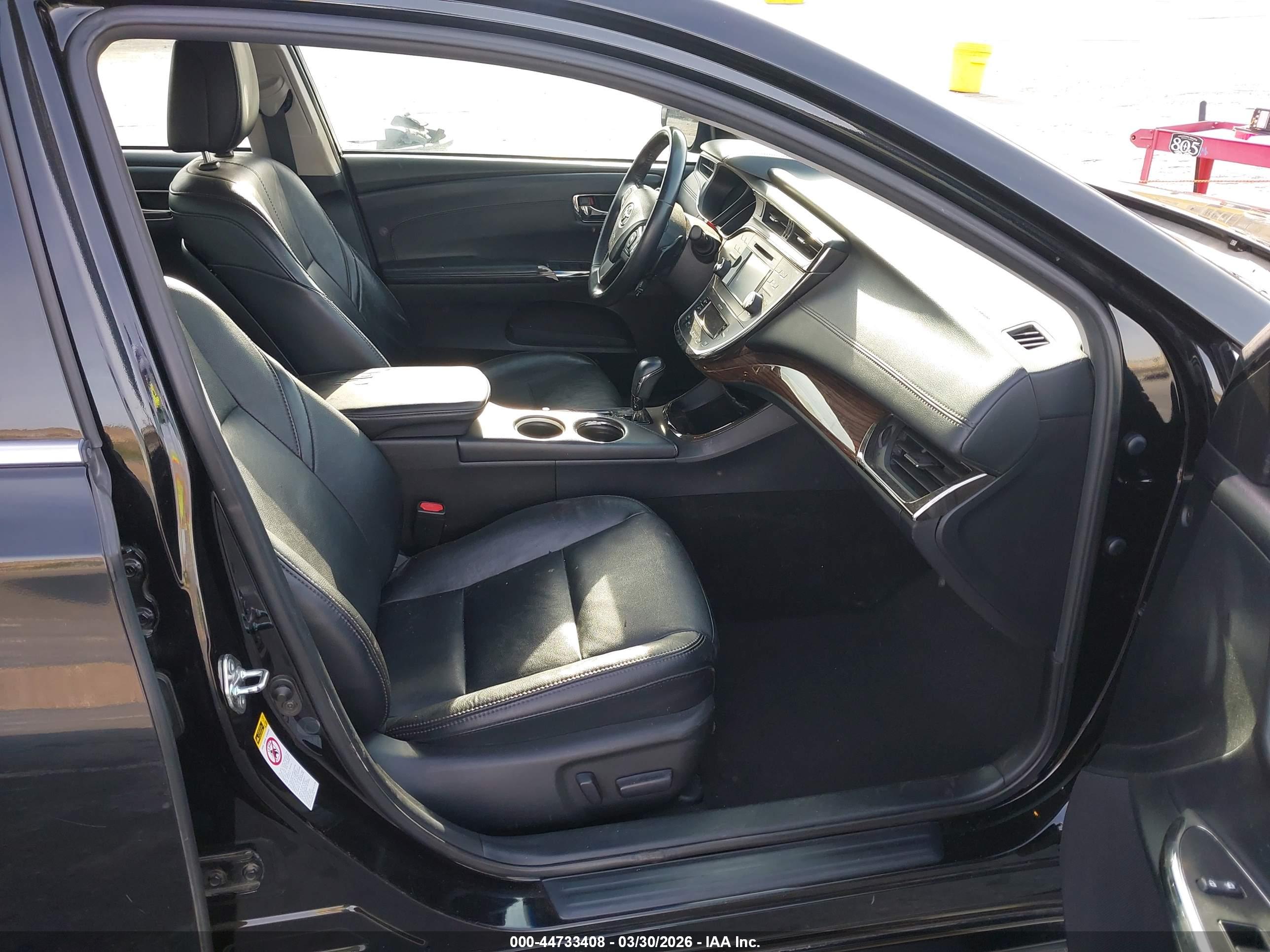 TOYOTA AVALON image 5