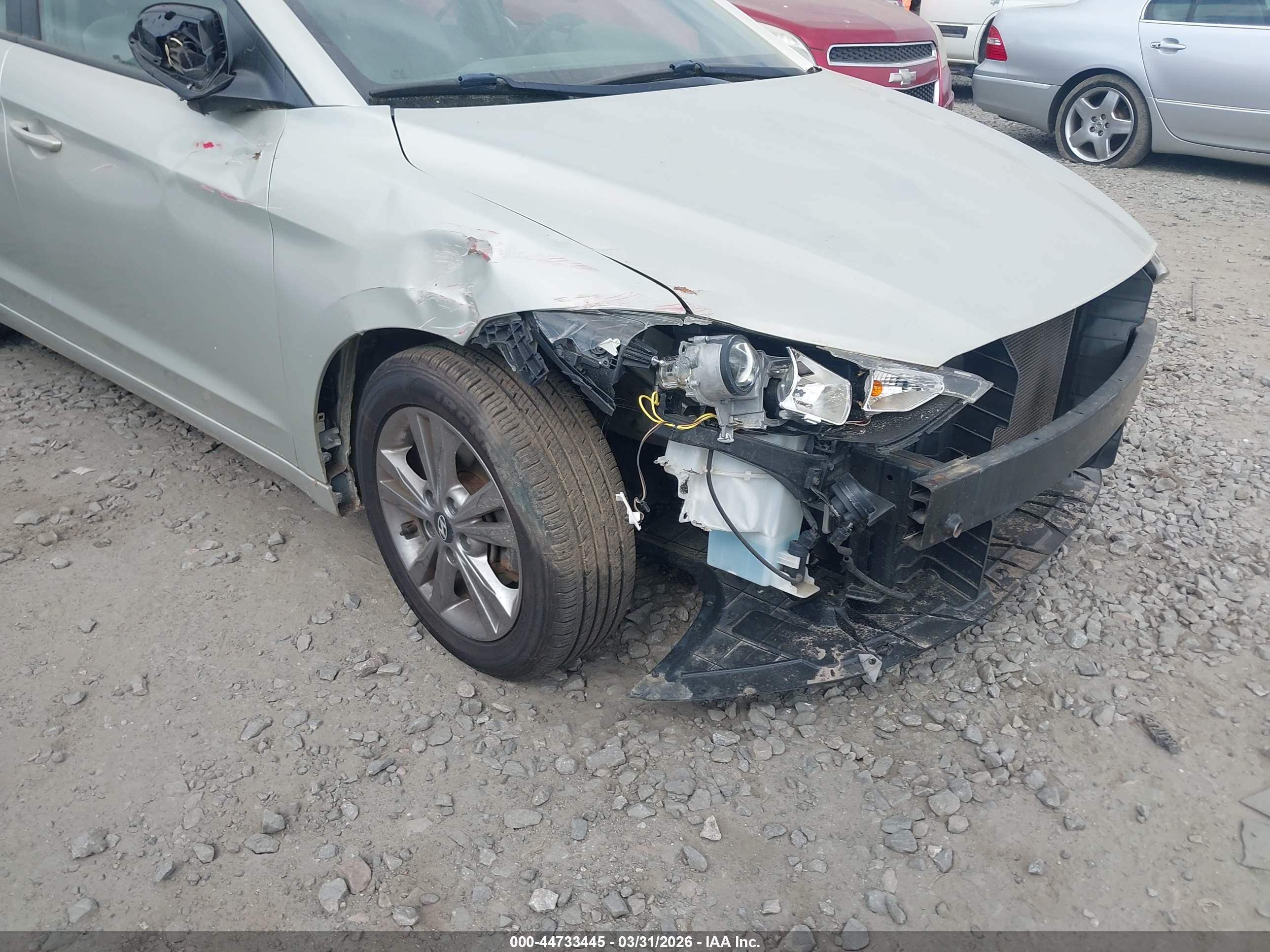HYUNDAI ELANTRA image 6