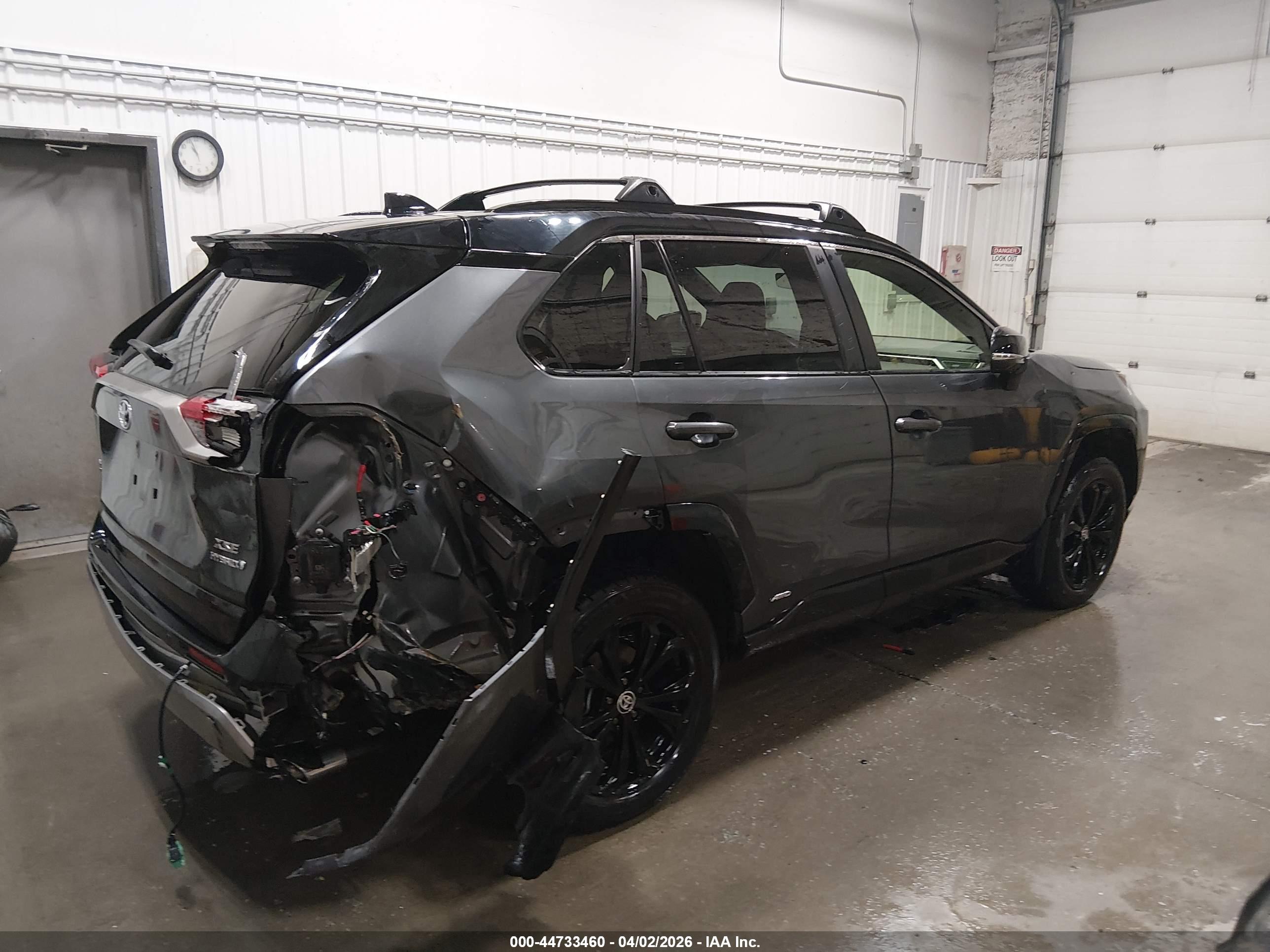 TOYOTA RAV4 image 4