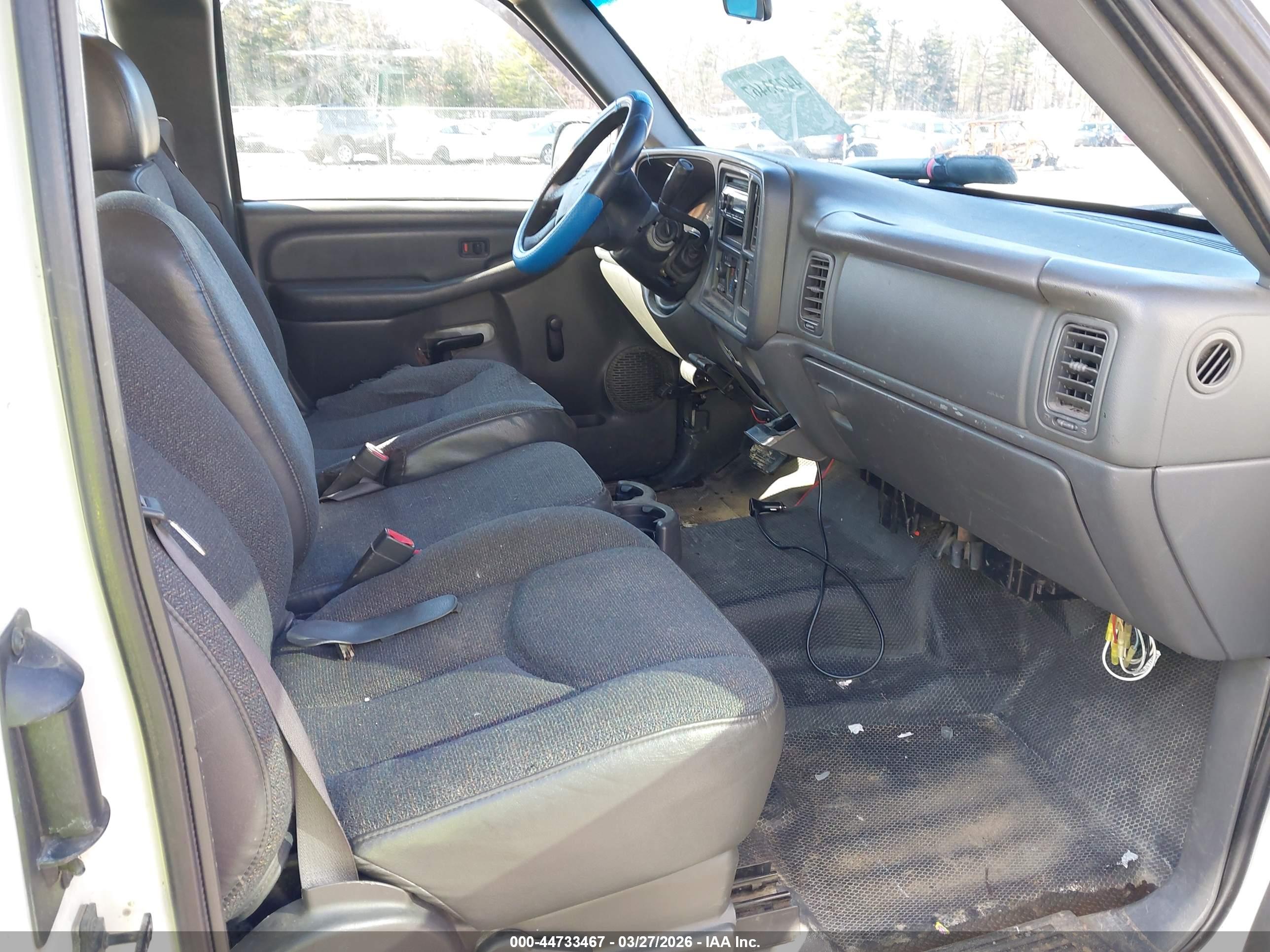 CHEVROLET SILVERADO image 5