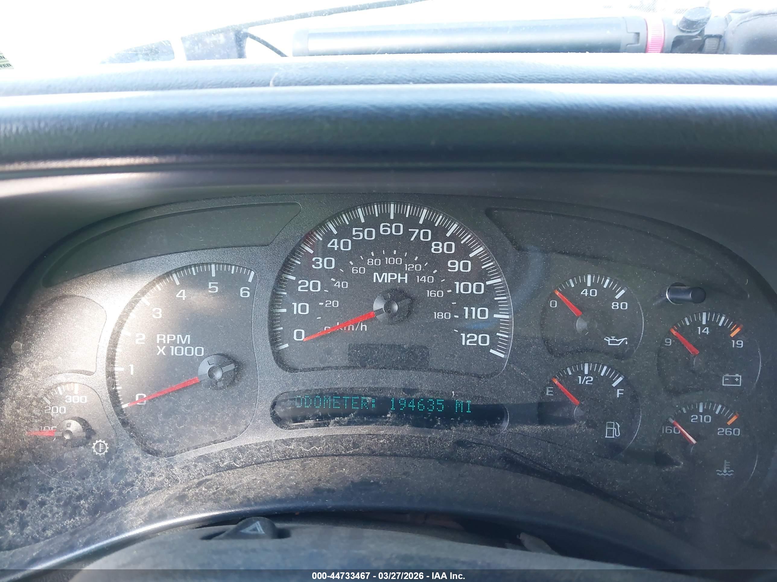 CHEVROLET SILVERADO image 7
