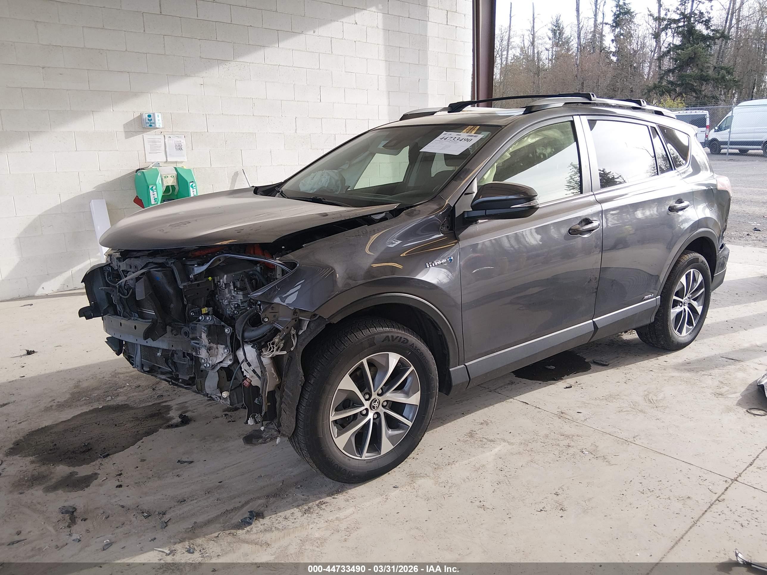 TOYOTA RAV4 image 2