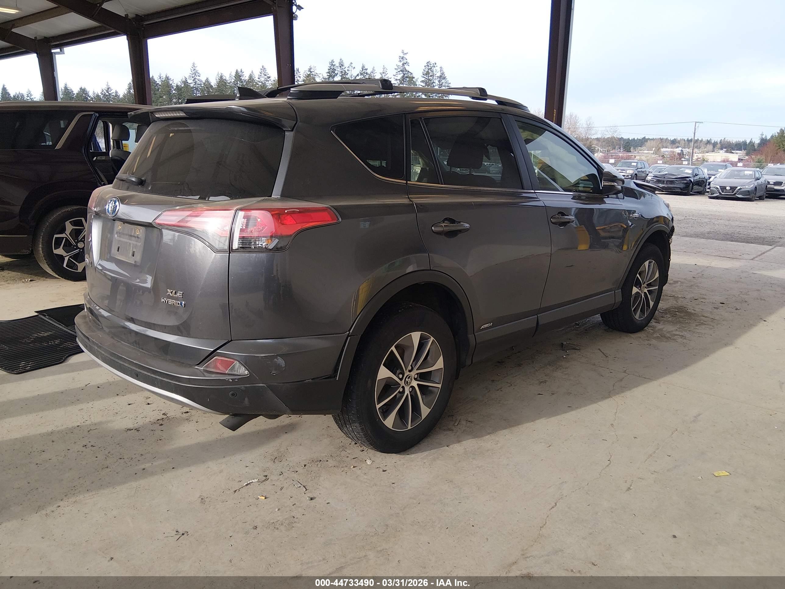 TOYOTA RAV4 image 4