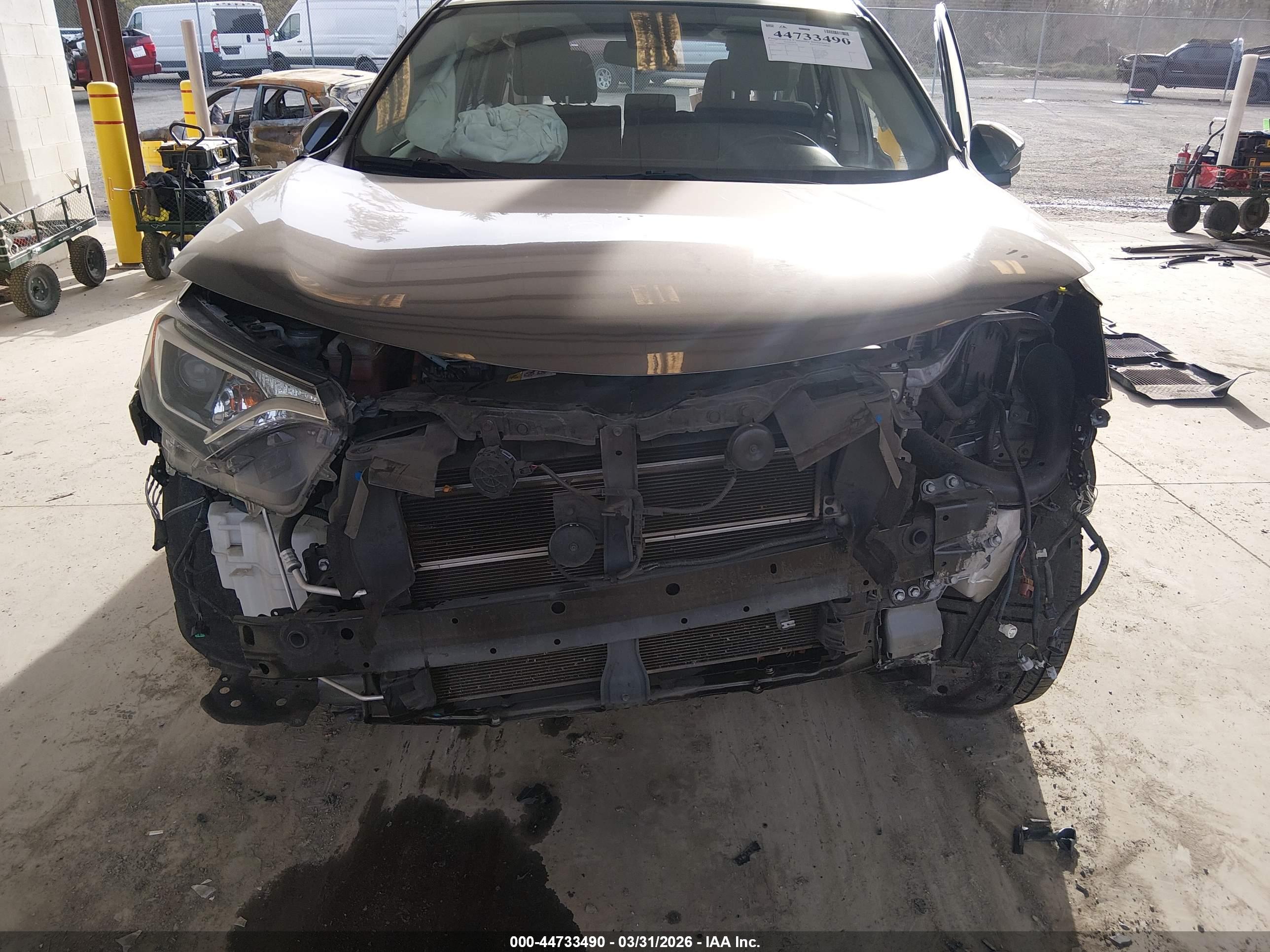 TOYOTA RAV4 image 6