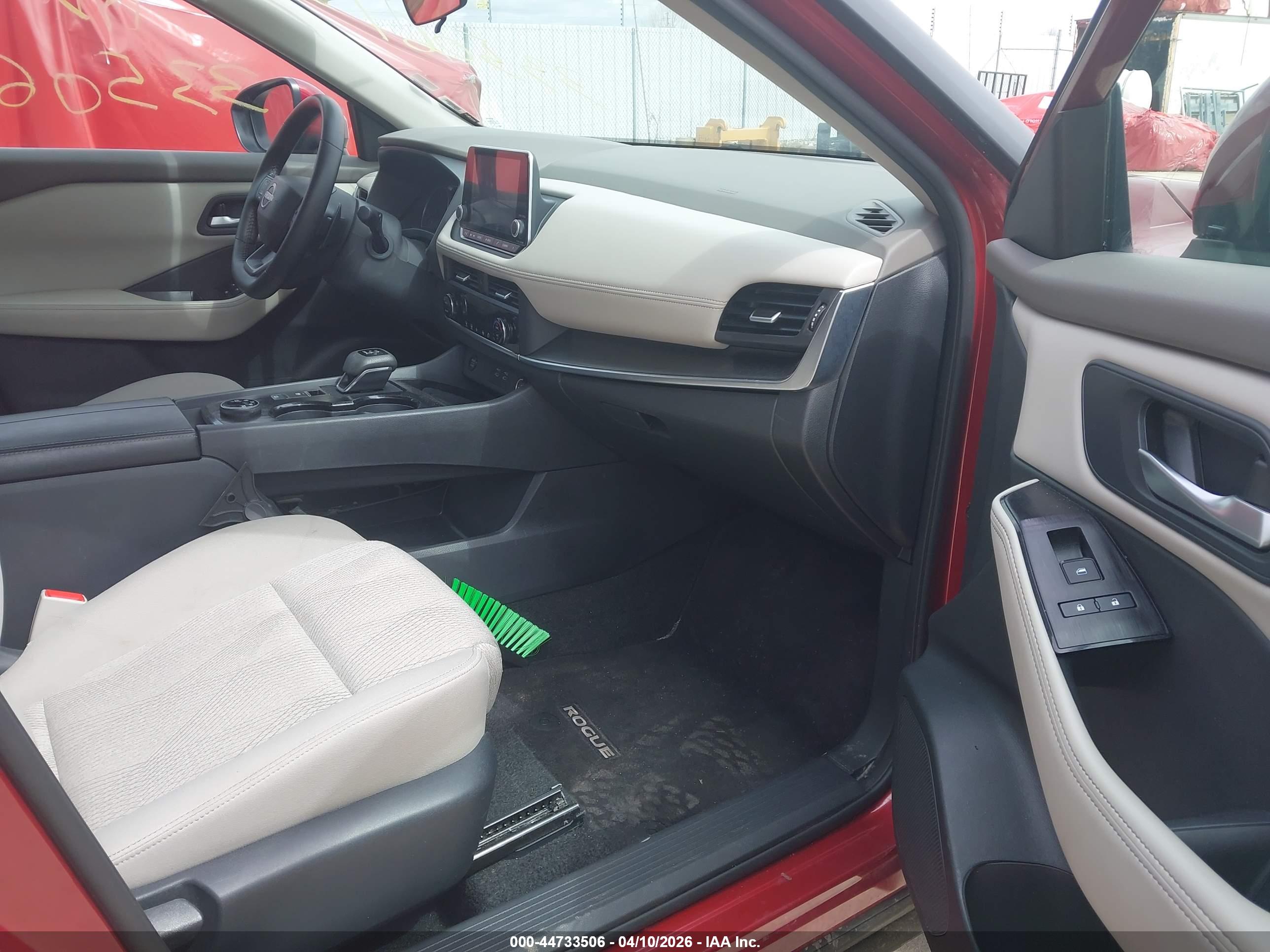 NISSAN ROGUE image 5