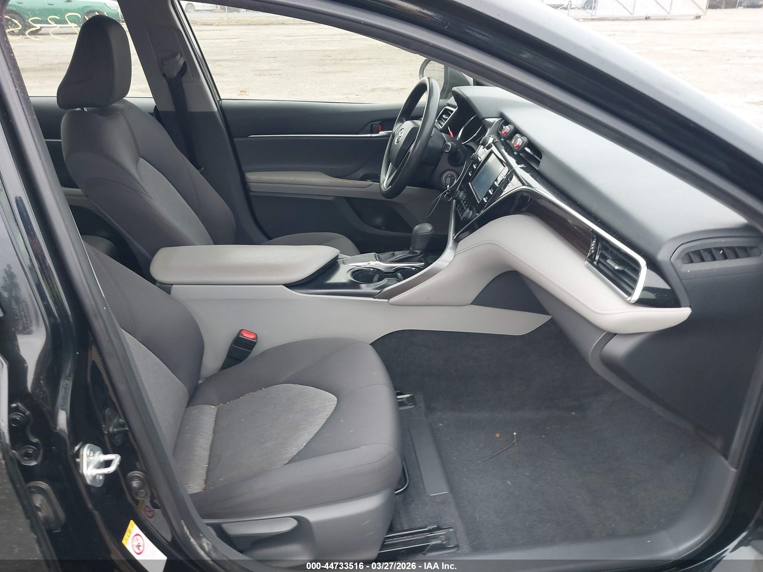 TOYOTA CAMRY image 5