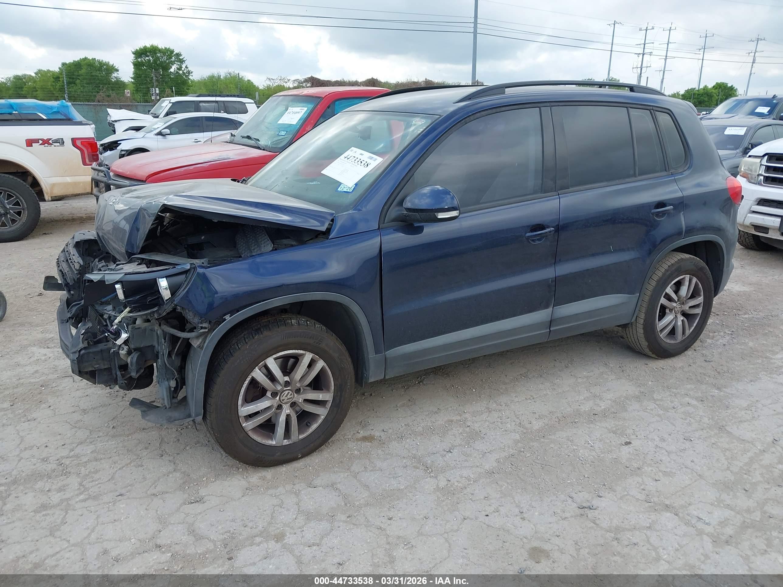 VOLKSWAGEN TIGUAN image 2