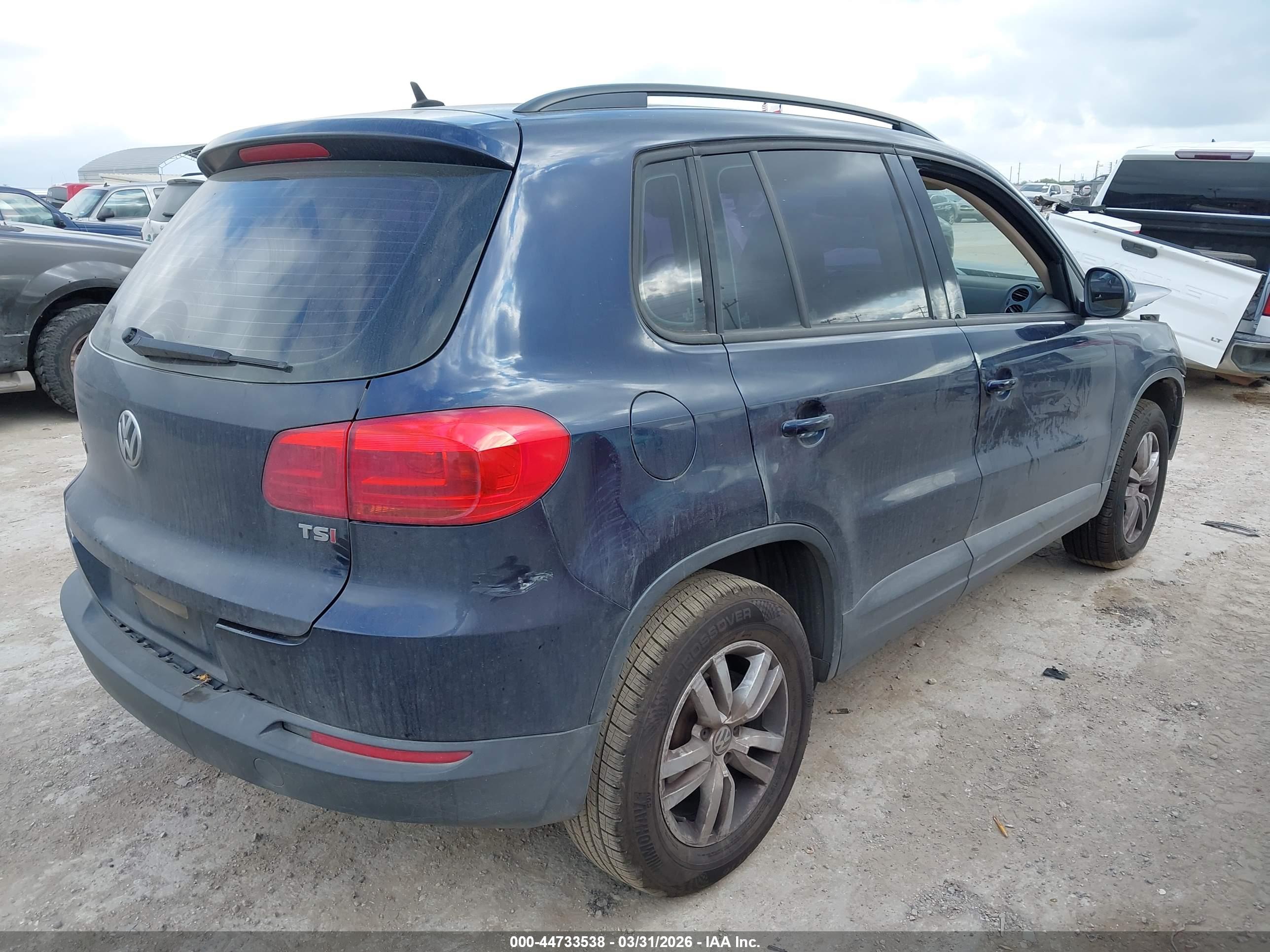 VOLKSWAGEN TIGUAN image 4