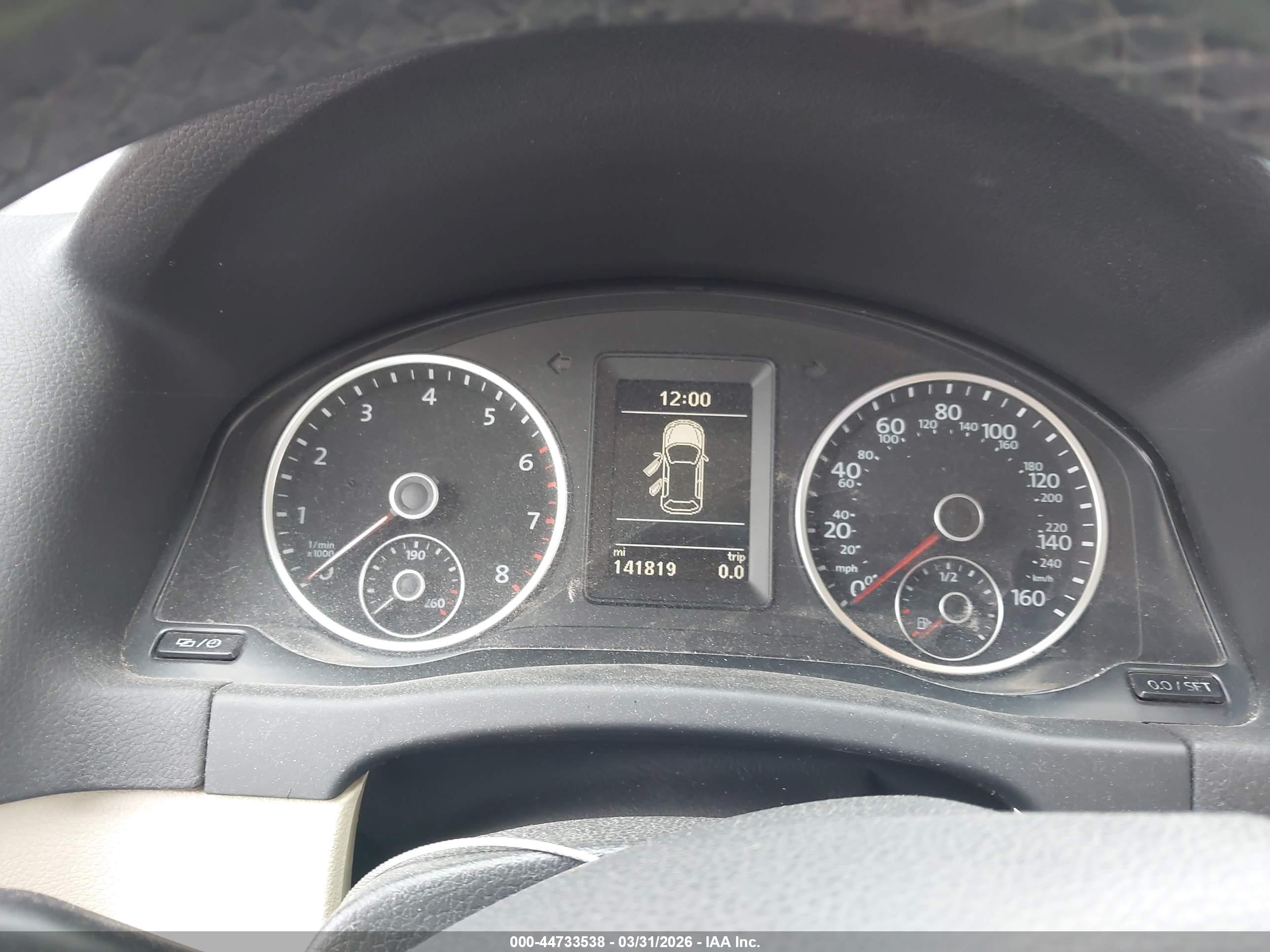 VOLKSWAGEN TIGUAN image 7