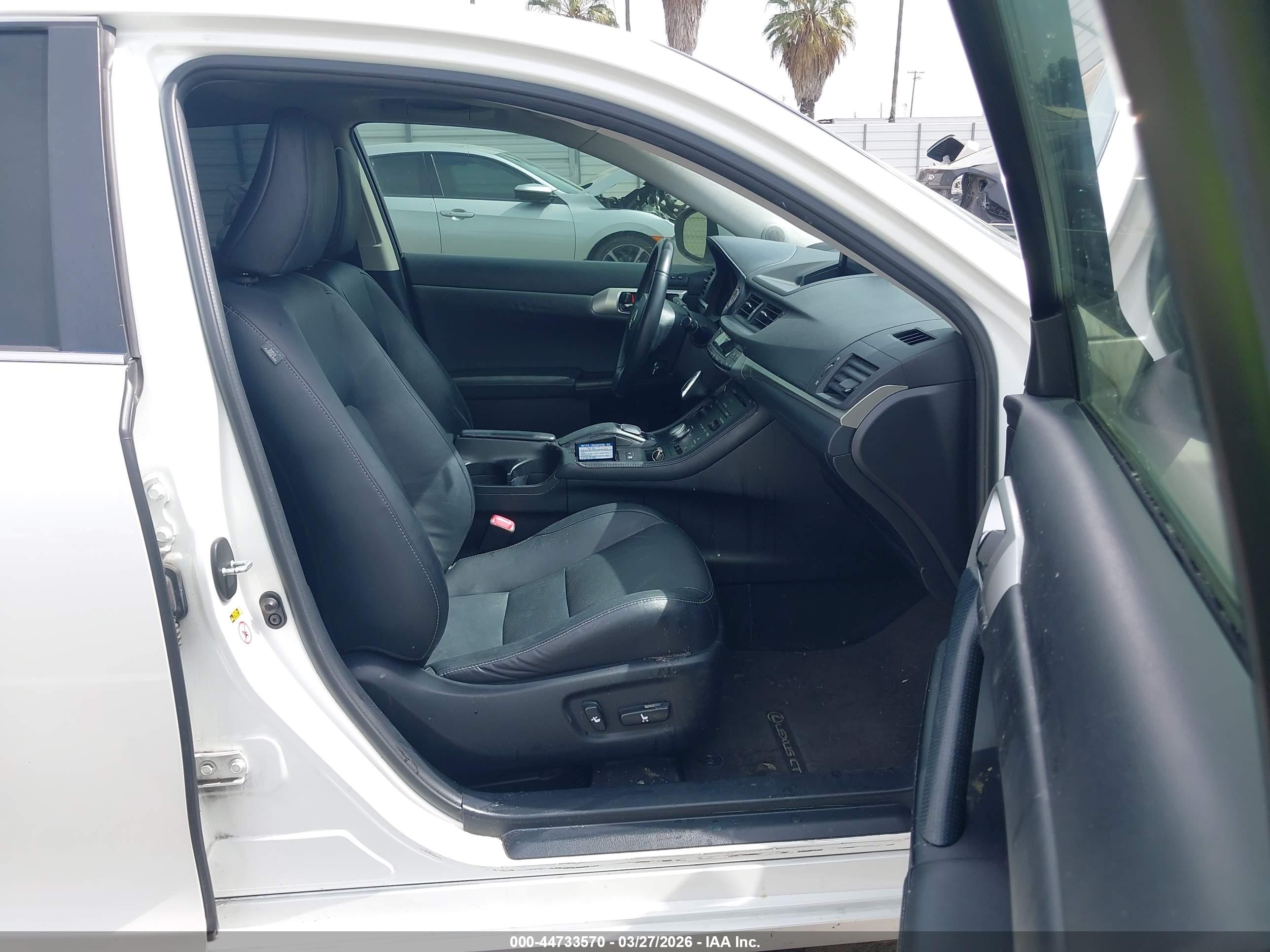 LEXUS CT image 5