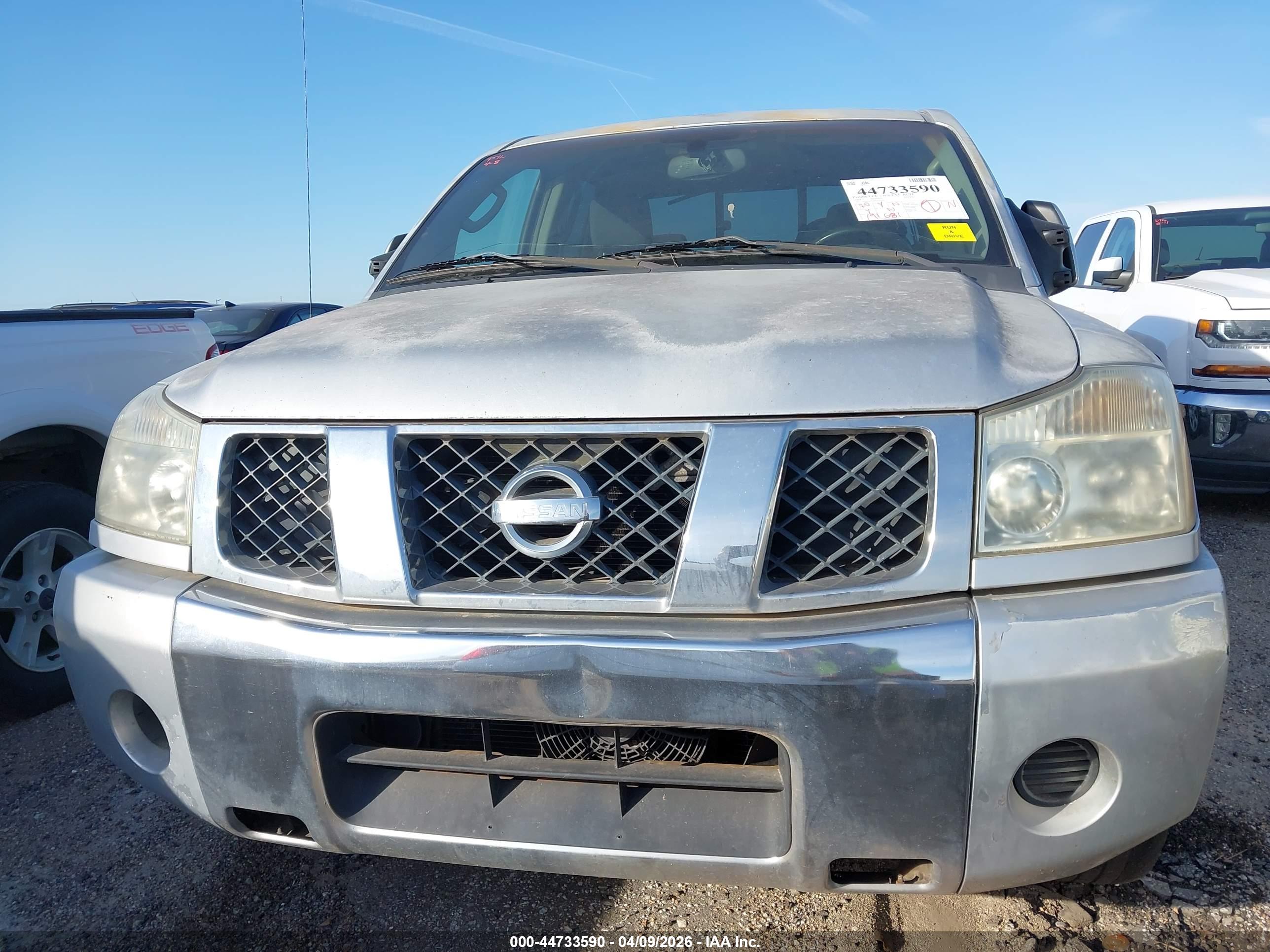 NISSAN TITAN image 6