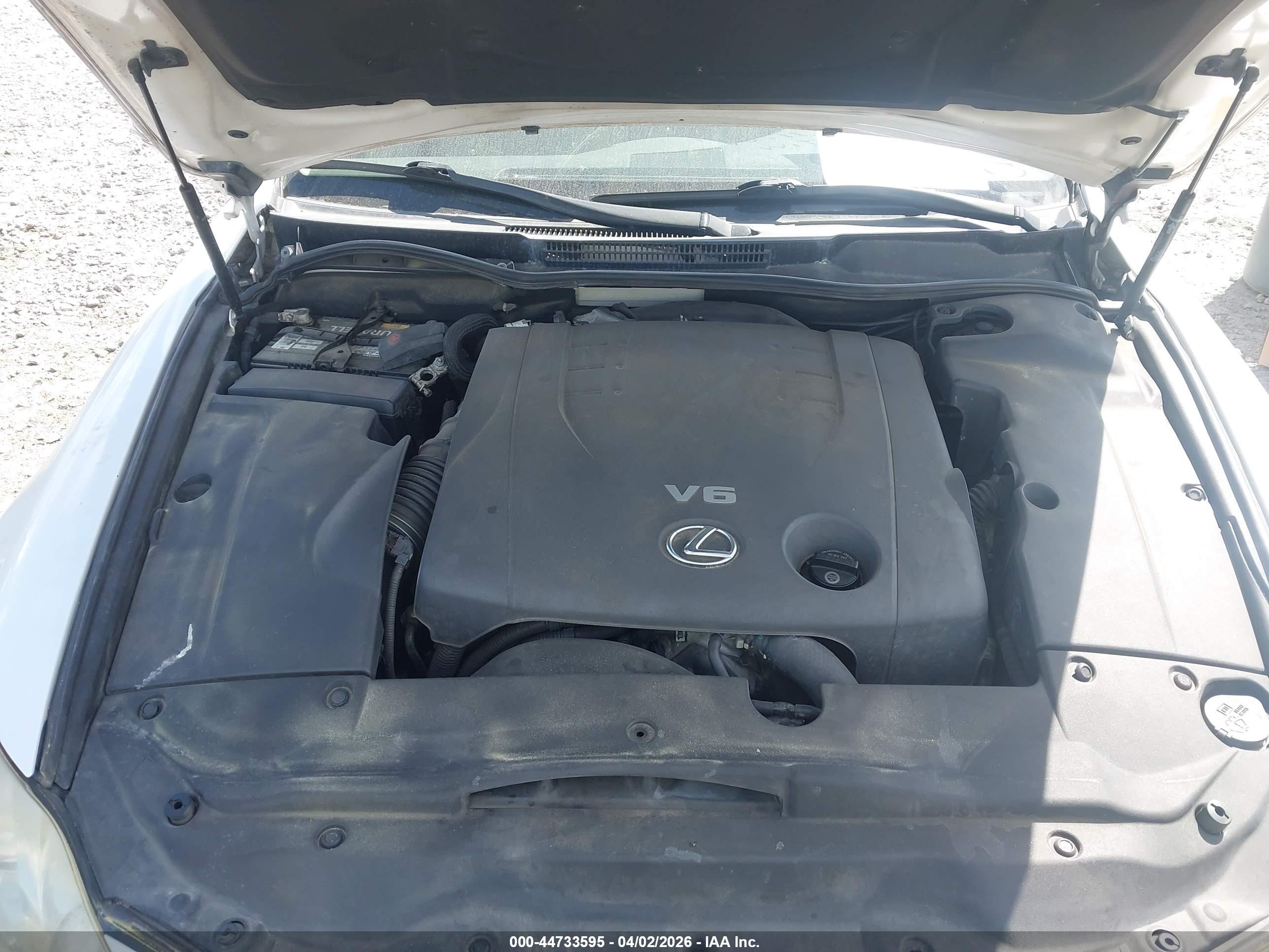LEXUS IS image 10