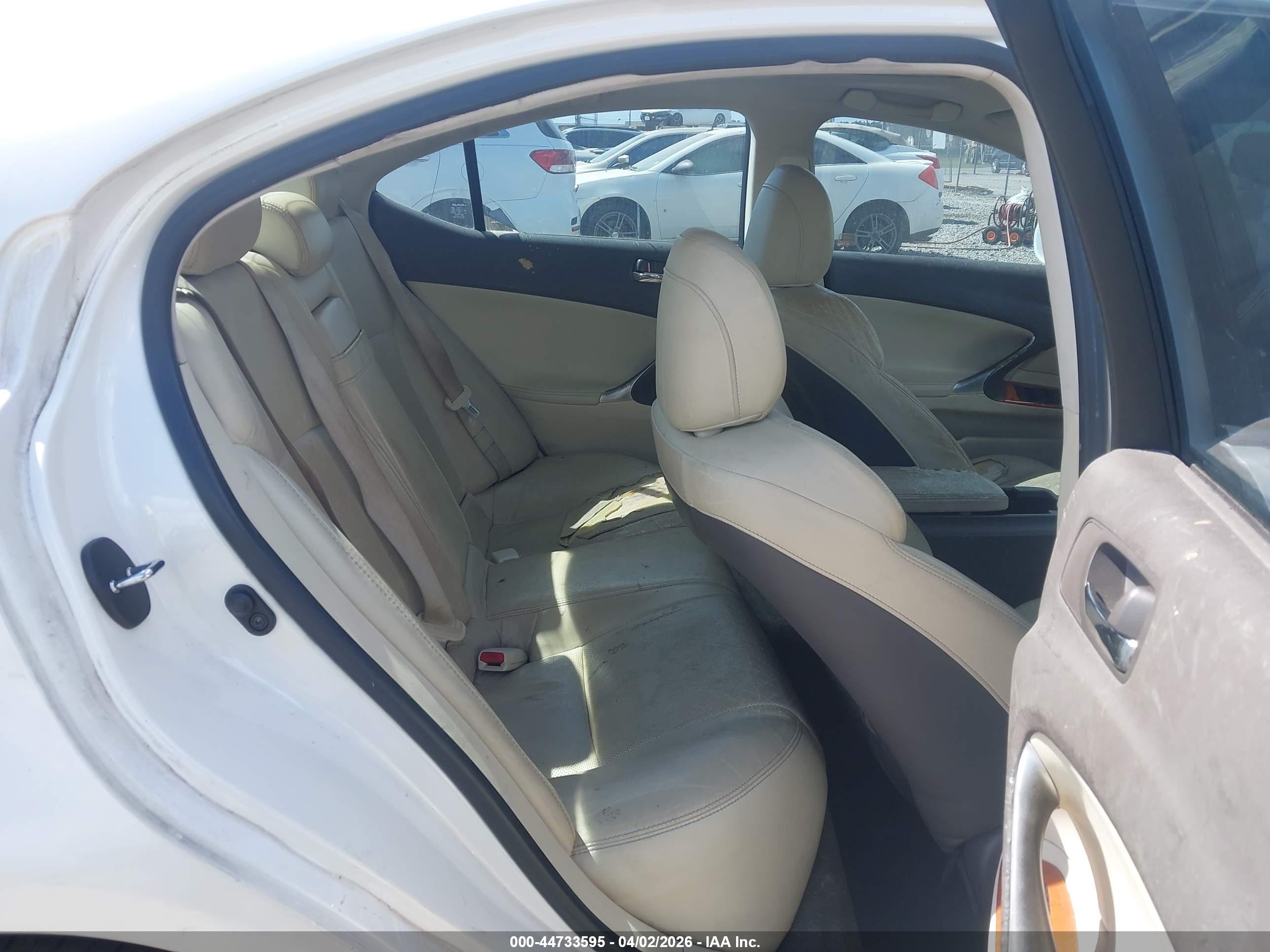 LEXUS IS image 8