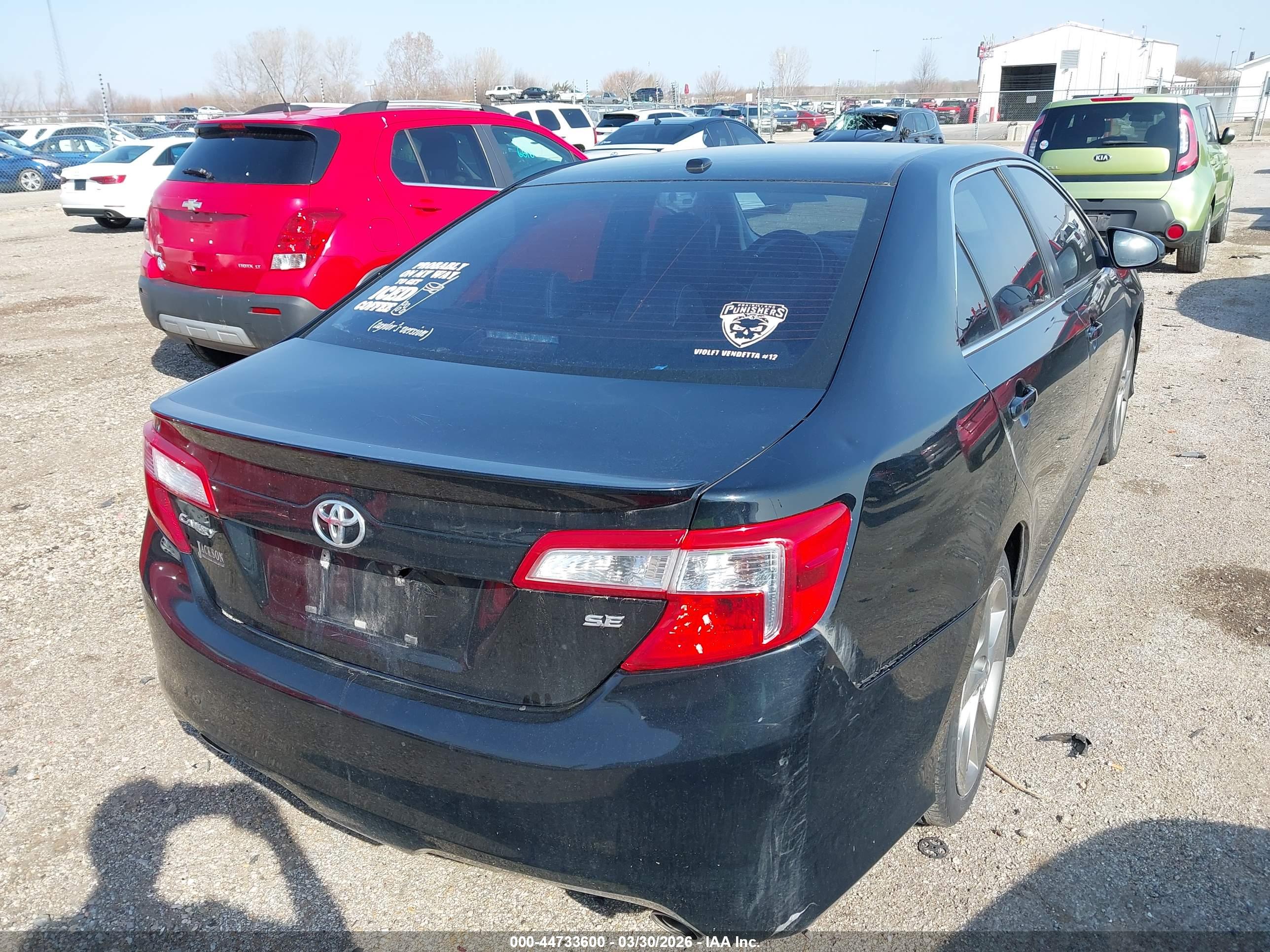 TOYOTA CAMRY image 4