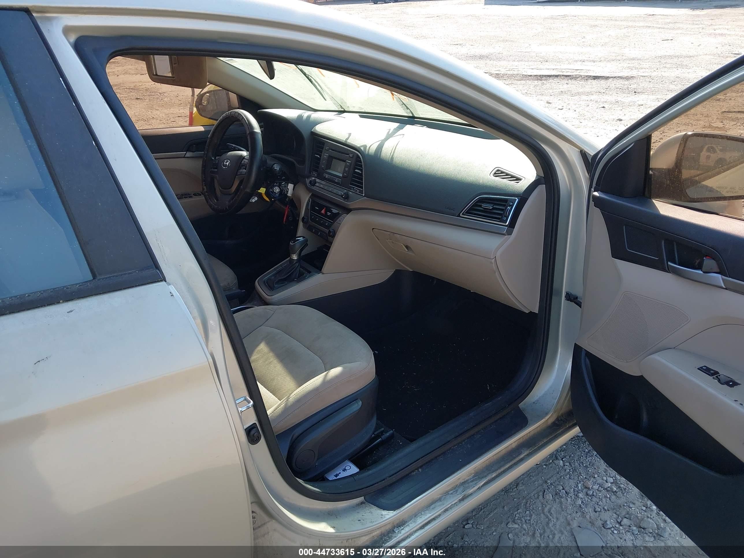 HYUNDAI ELANTRA image 5