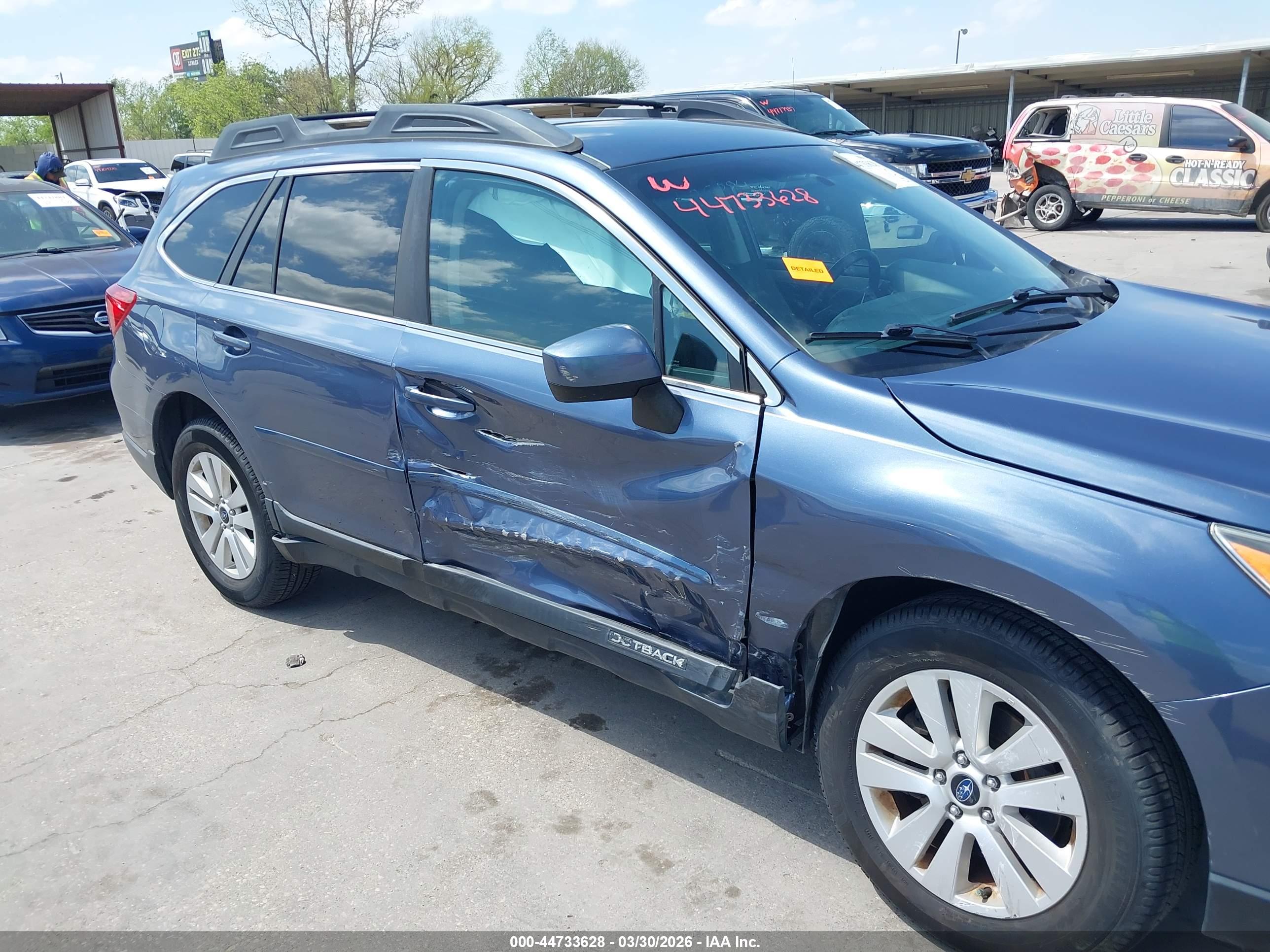 SUBARU OUTBACK image 6