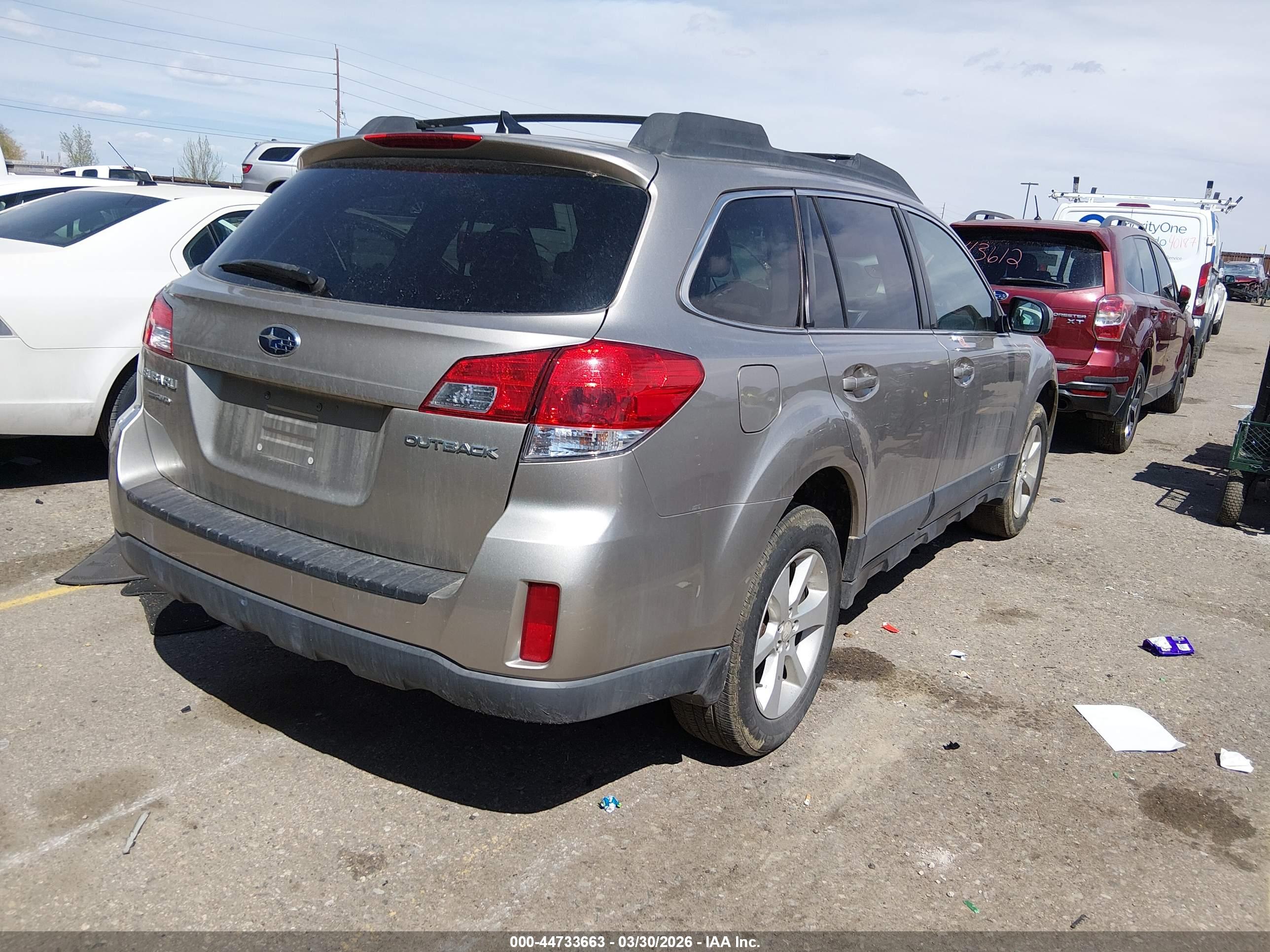 SUBARU OUTBACK image 4