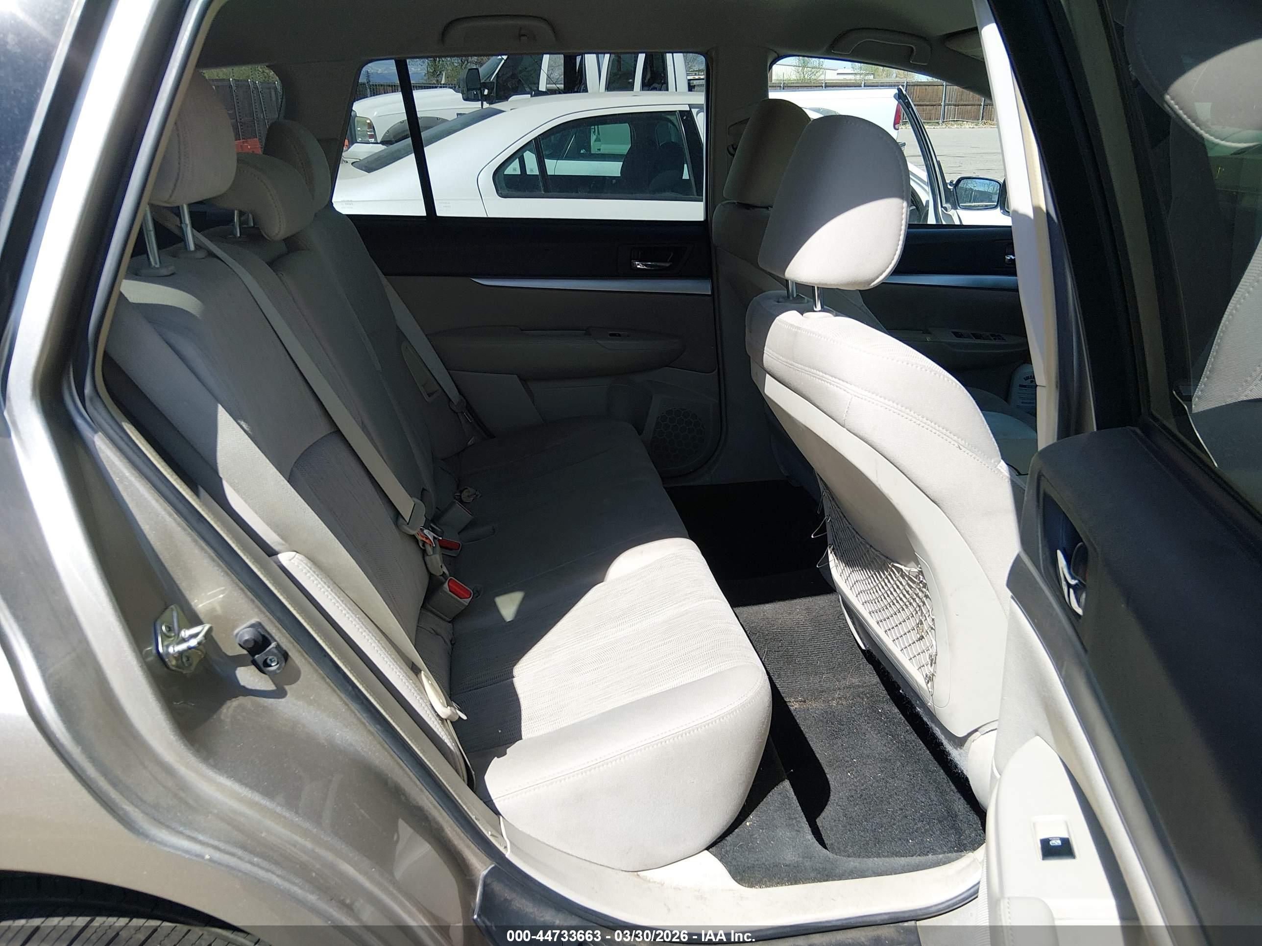 SUBARU OUTBACK image 8